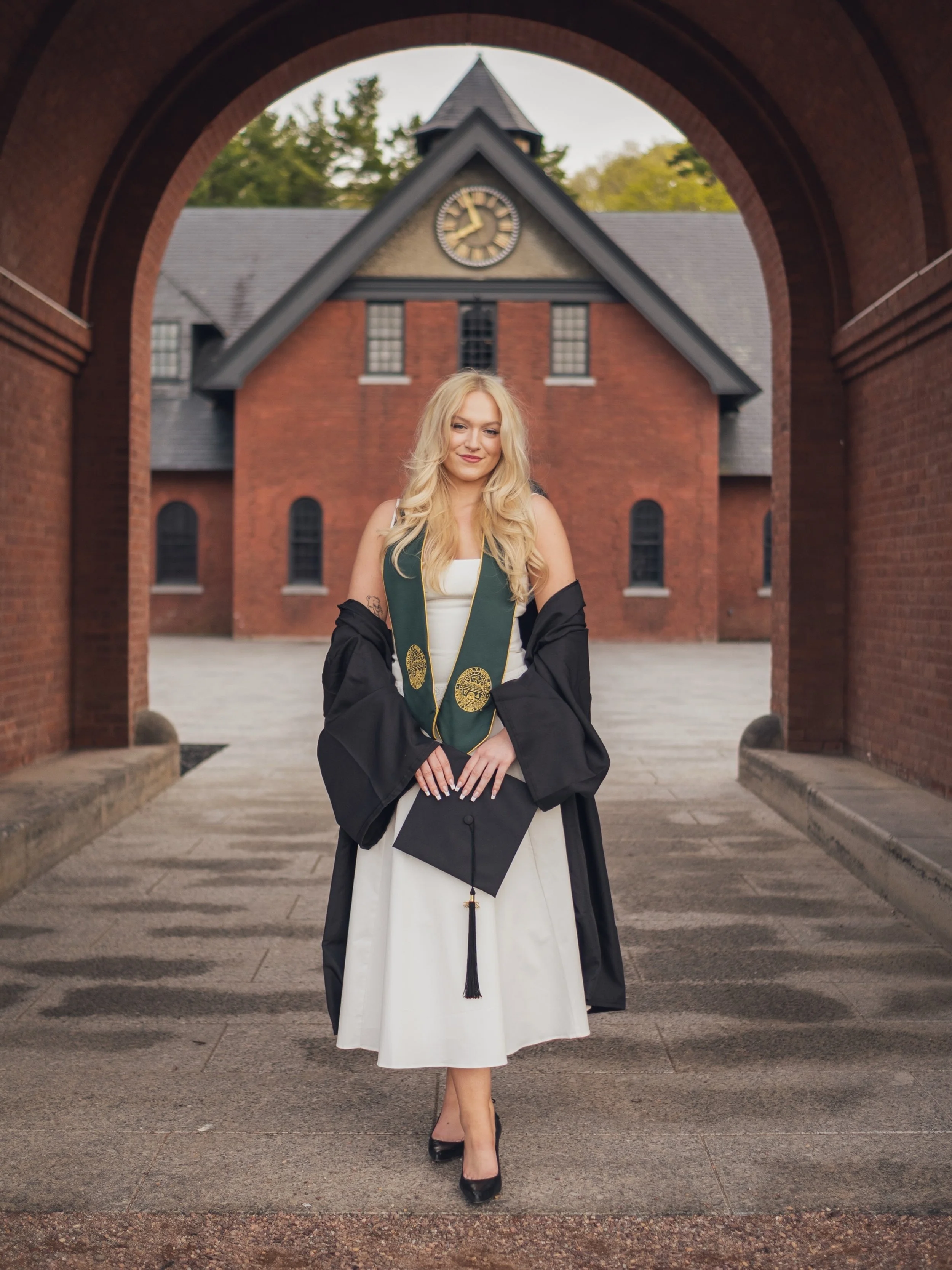 Dream grad session @shelburnefarms! 💚🎓

- -

As college grad season wraps up, I can&rsquo;t help but express how grateful I am for the grads who trusted me to capture this milestone and all the emotions that come with it. 💕 

Looking forward to mo