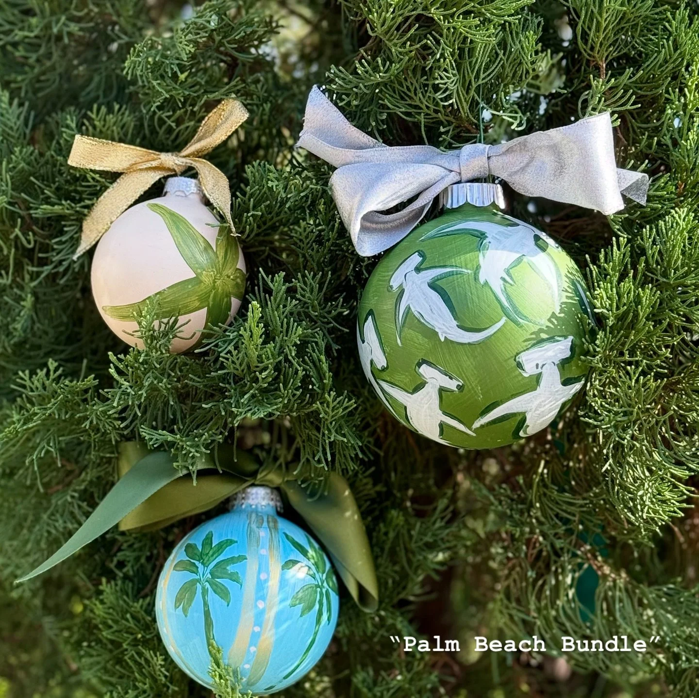 Which ornament bundle are you putting on your Christmas tree? ✨🌴