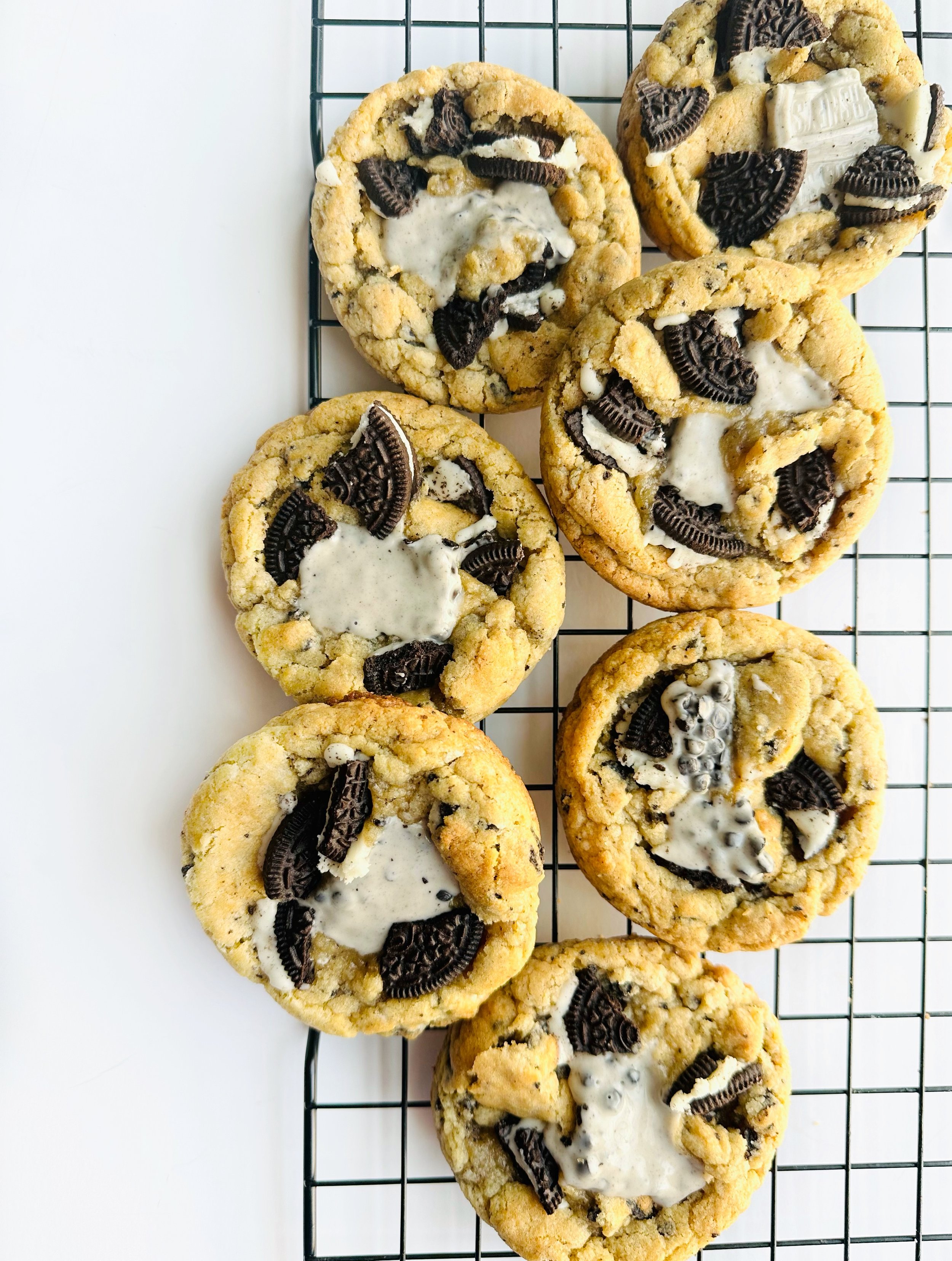 Cookies & Cream Cookies