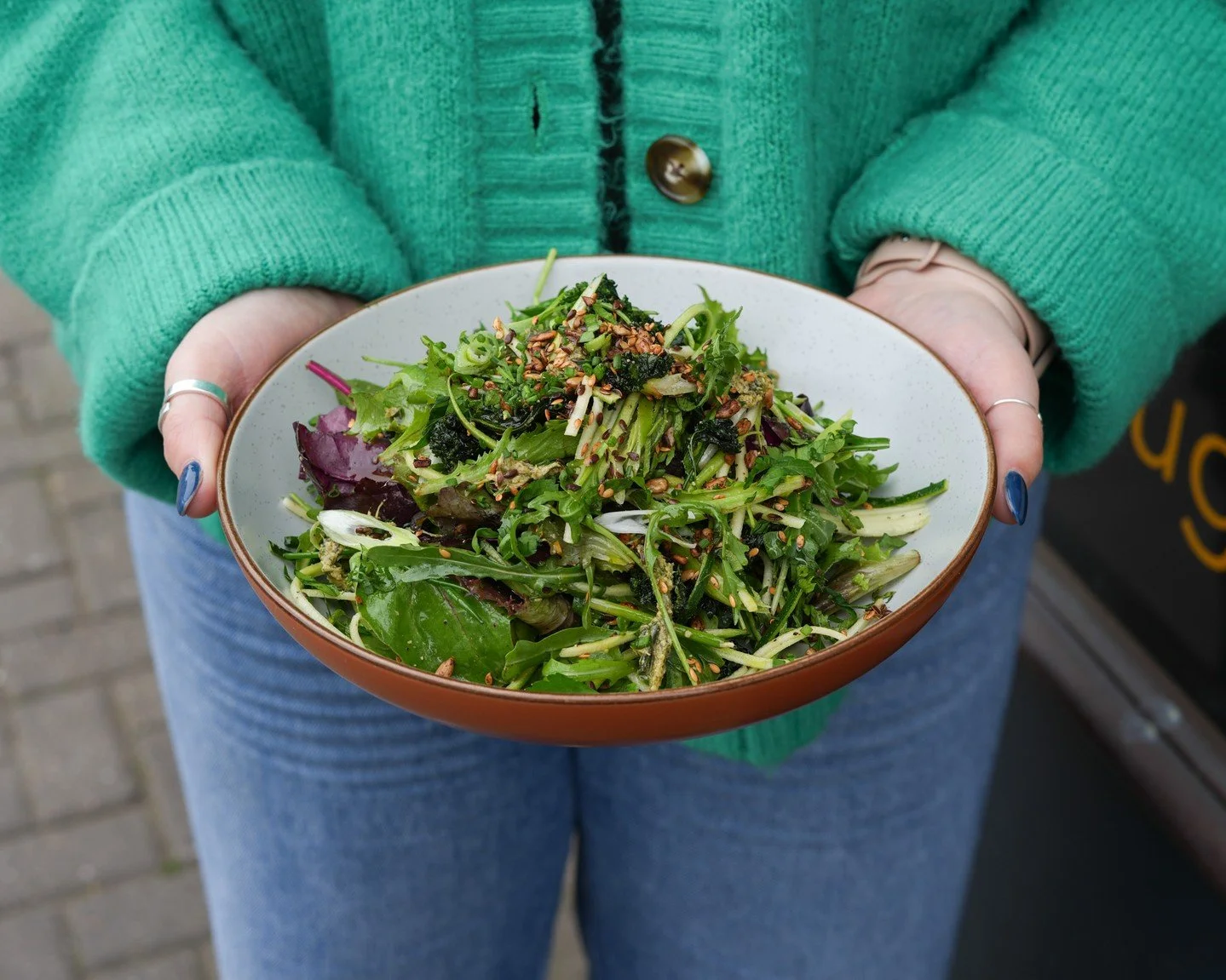 Fresh, vibrant, and oh so satisfying 🥗✨

The Super Green Courgetti combines crisp kale, fresh herbs, courgetti, spring onions, mixed leaves, and our homemade pesto, finished with toasted omega seeds 🌿 Delish! 

#doughhereford #spring #salad #brunch