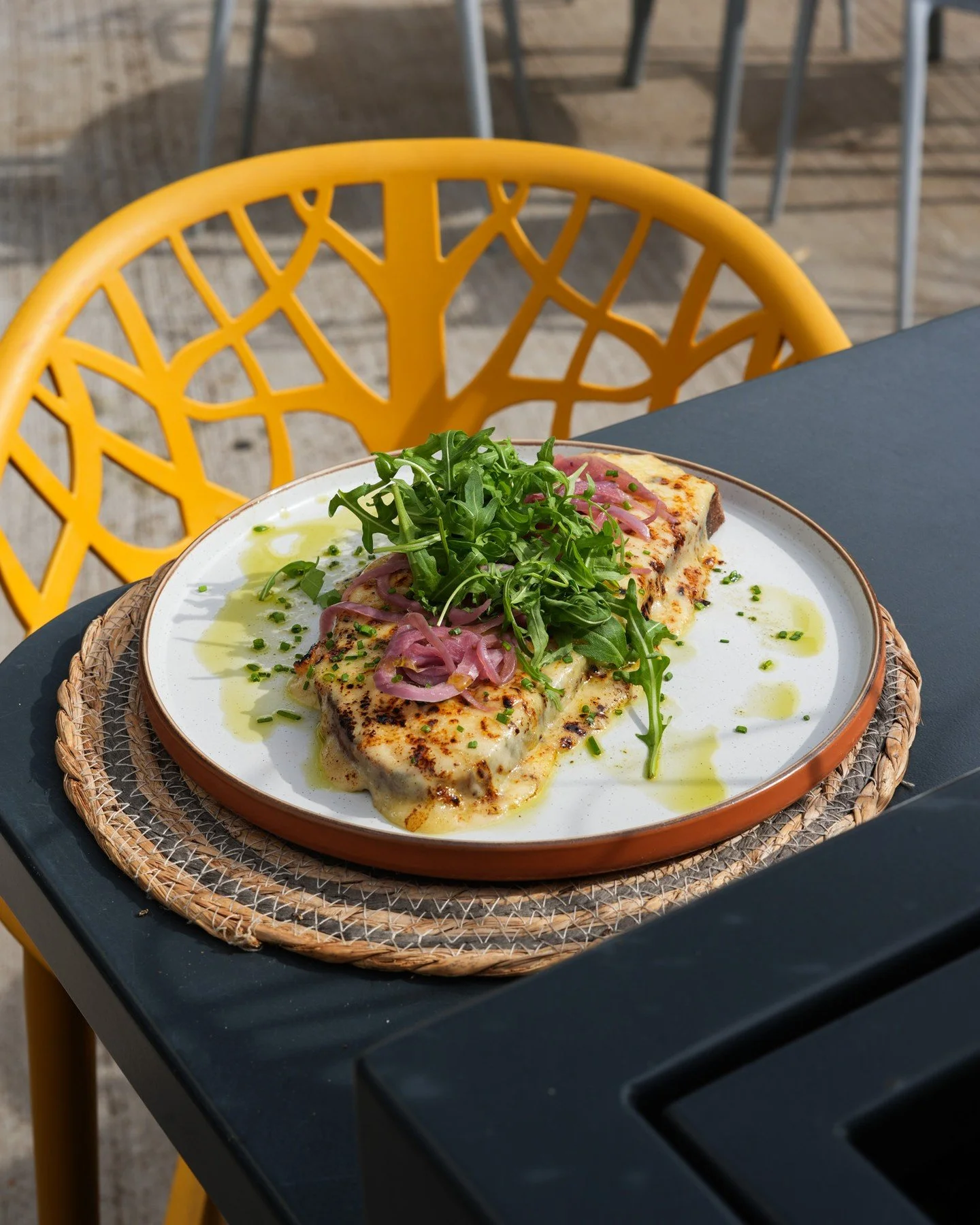 Cheese lovers, this one&rsquo;s for you 🧀💛

Golden, smoky cheddar melted to perfection, with tangy pink pickled onions on top 🌸

P.S we highly recommend adding bacon jam 😉 

#doughhereford #rarebit #brunchhereford
