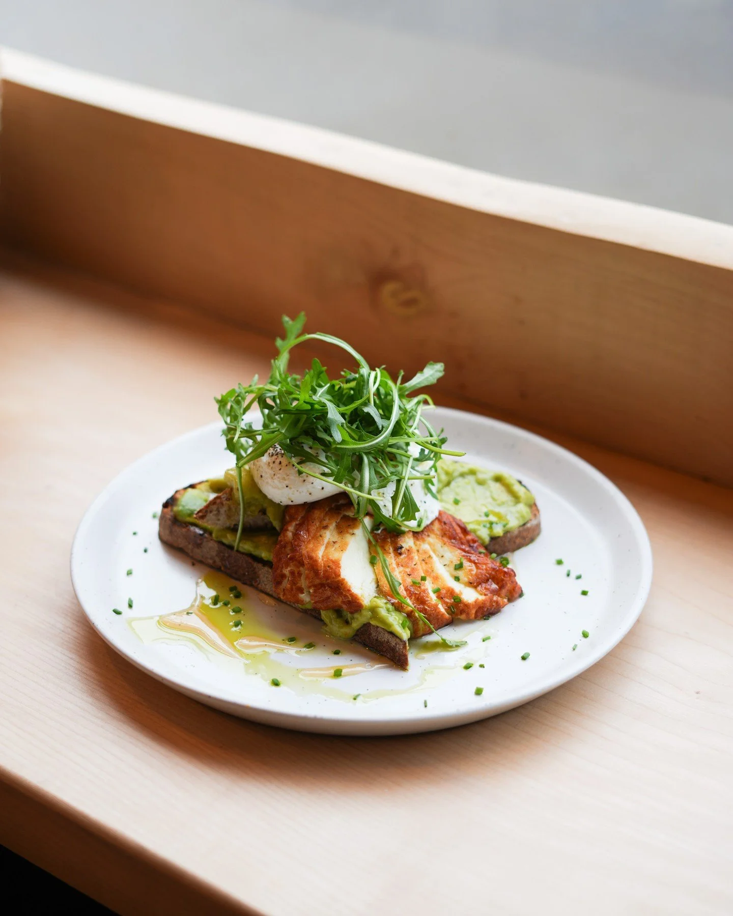 Your new brunch obsession has arrived 😍 

Halloumi Eggs, sourdough, guacamole, fried halloumi, perfectly poached eggs, finished with a drizzle of hot honey 🍯

#doughhereford #poachedeggs #halloumi #brunch