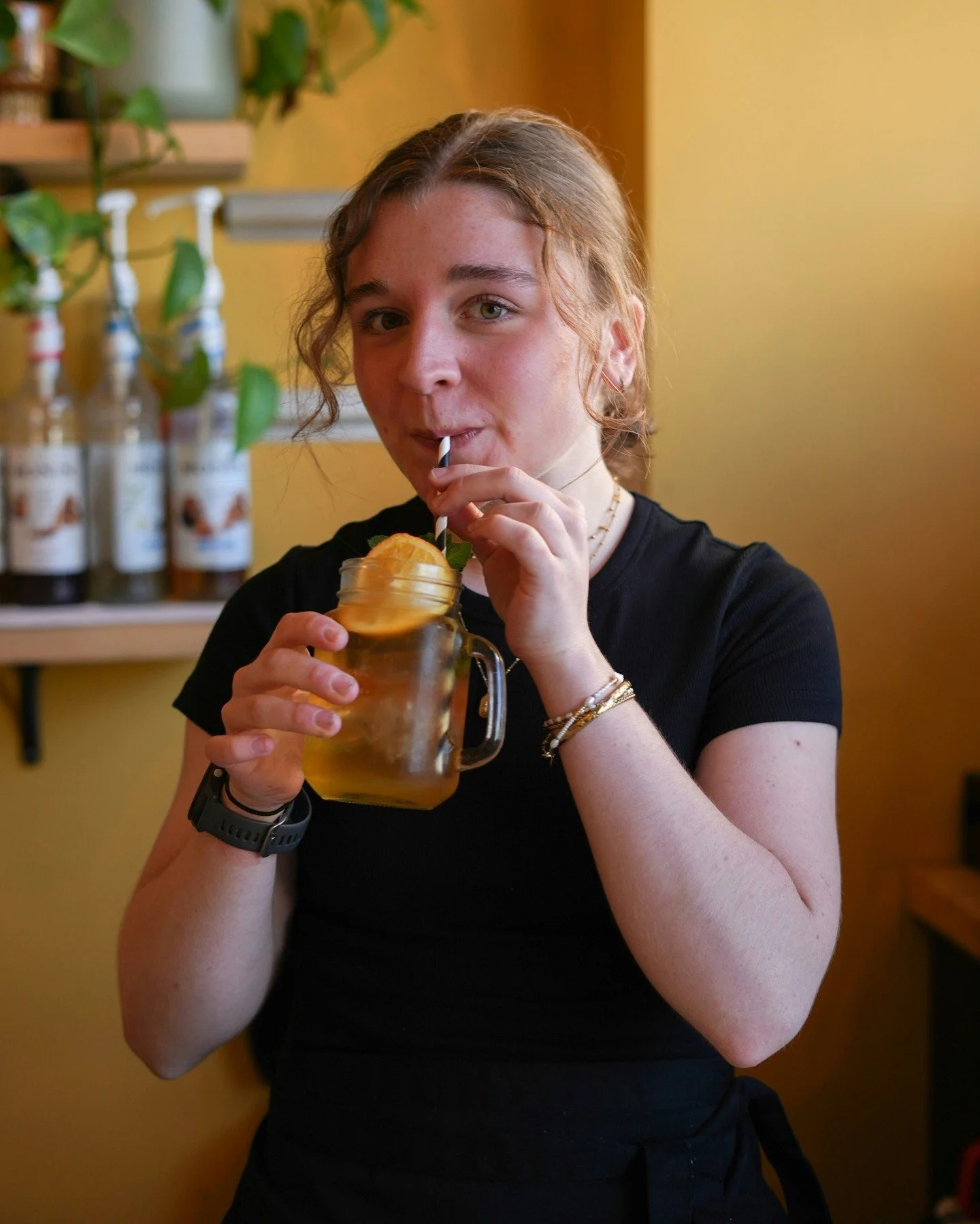 Lois 🤝 the new summer iced tea ☀️🧋
Cold. Refreshing.
Dangerously easy to drink in about 30 seconds flat.
Officially entering iced tea season and we&rsquo;re VERY okay with it 😎

#DoughHereford #SummerDrinks #IcedTeaSeason #HerefordFood