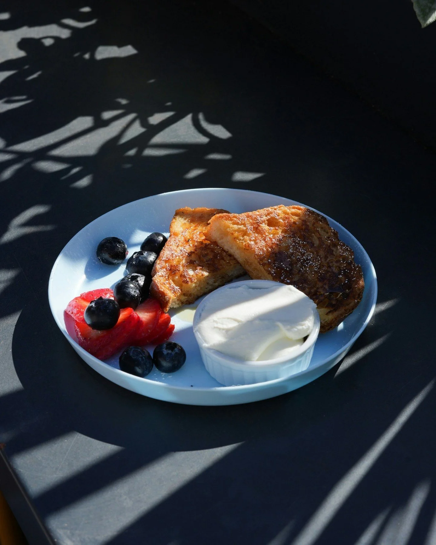 May half term = feeding tiny humans all week 😅🍓🍞
Luckily we&rsquo;ve got the kids covered with treats like our French toast ✨
Family-friendly, brunch-friendly and very much designed to keep everyone happy 🙌
(Yes, grown-ups are allowed to steal bi