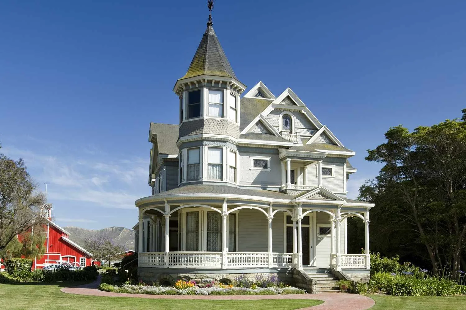 victorian-architecture-GettyImages-522659926-67f7319a300b47978a25a974bf82315a.jpg
