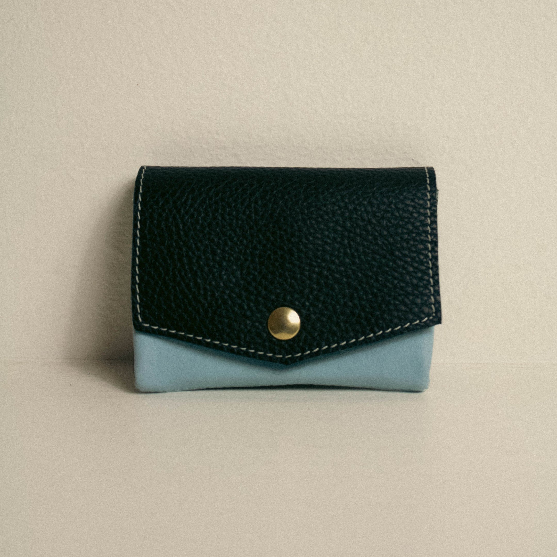 PORTAFOLGIO AZZURRO NERO 01-min.jpg