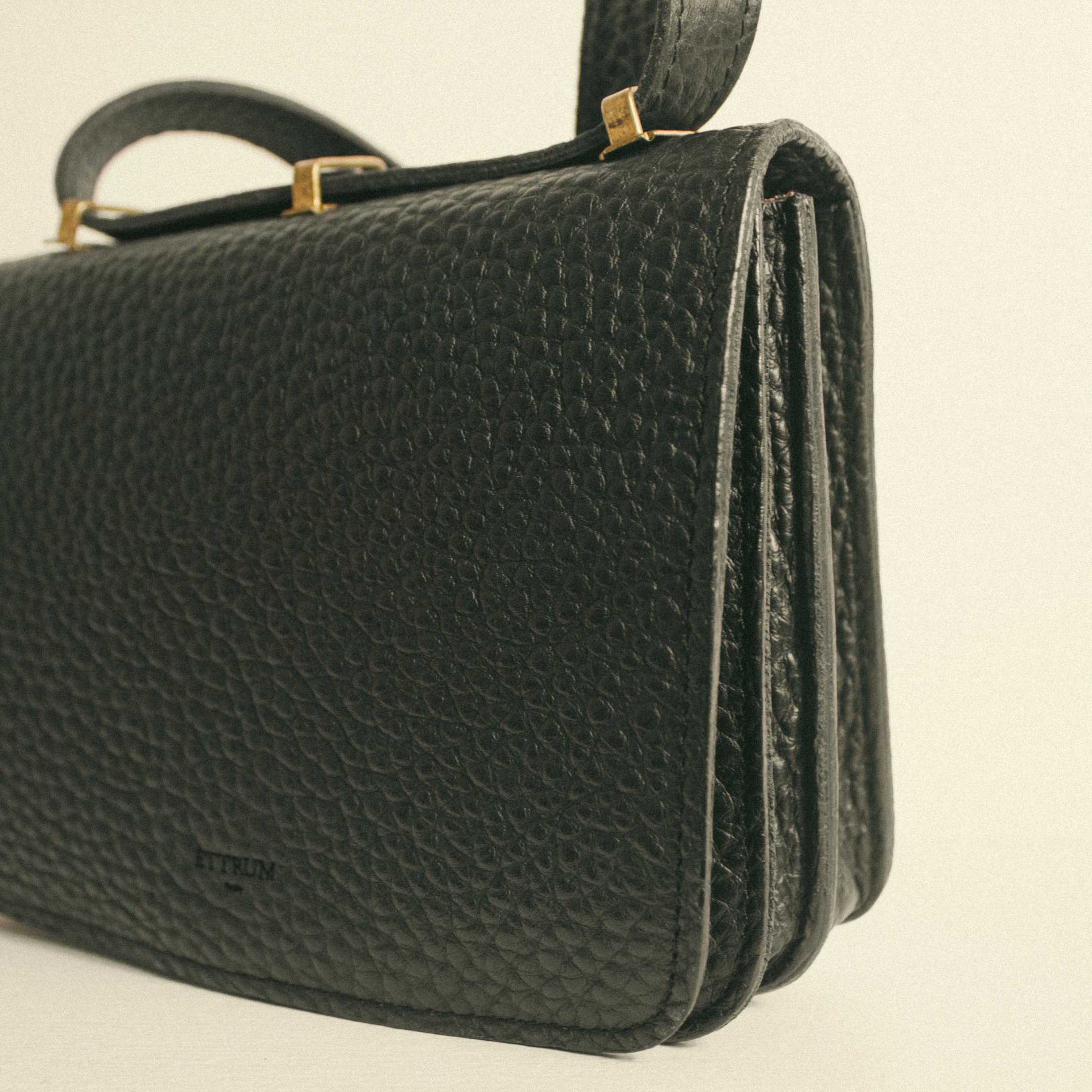 BORSA NERA 04.jpg