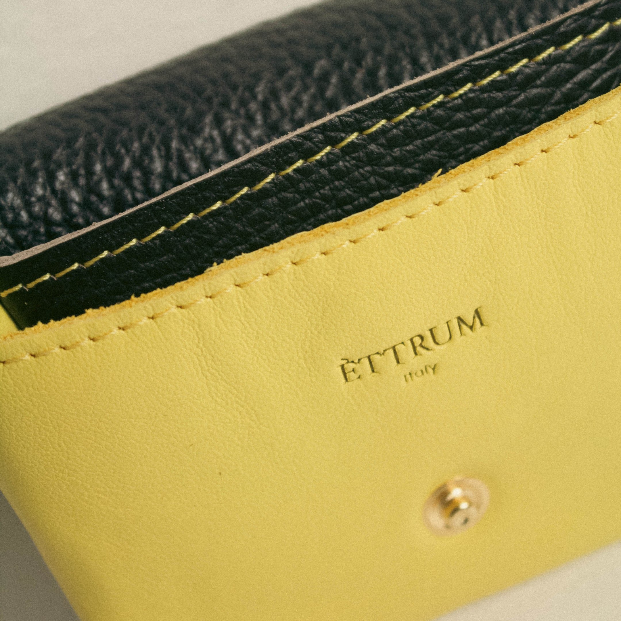 PORTAFOLGIO GIALLO NERO 03-min.jpg