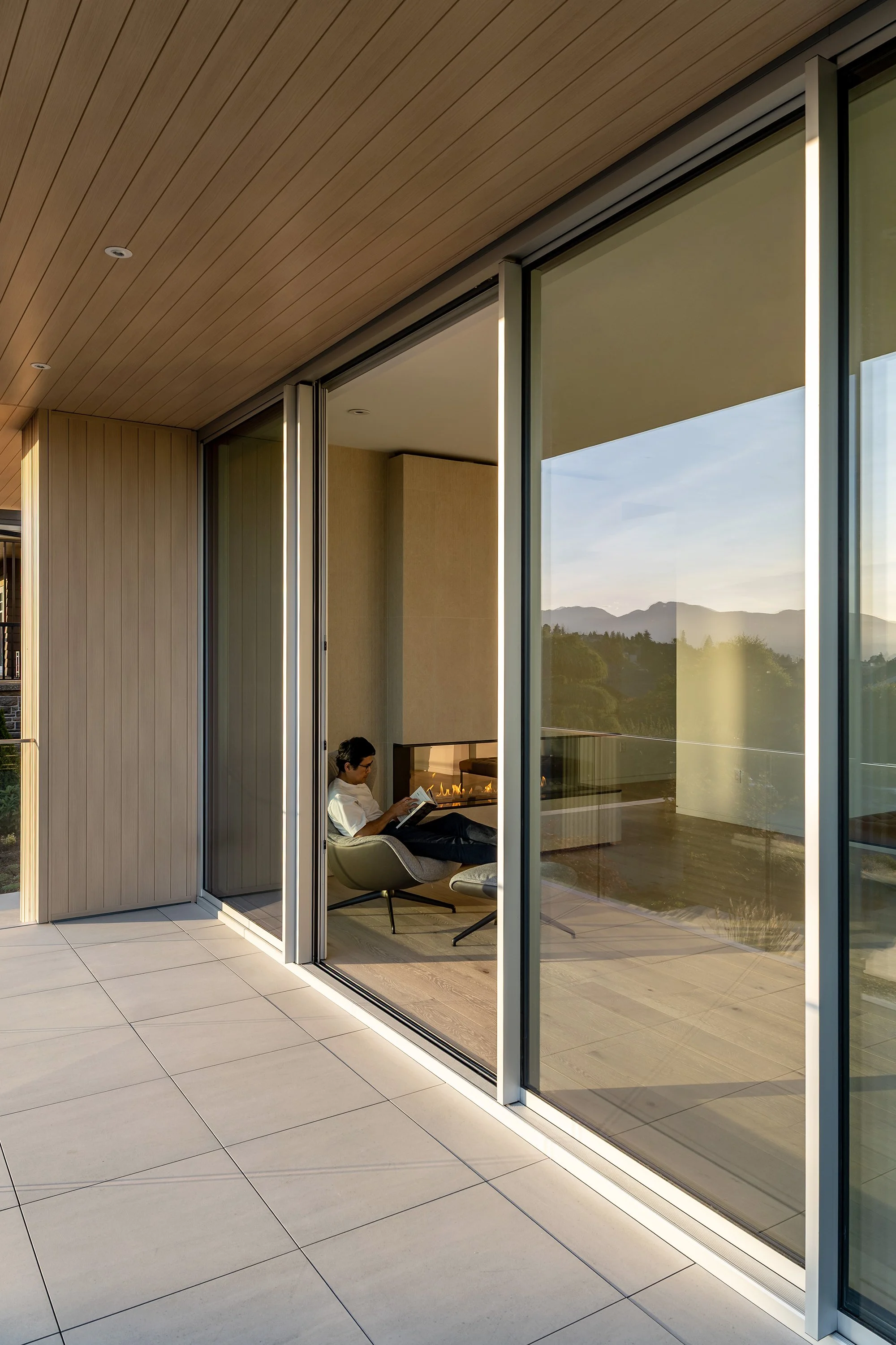 Dunlop Residence – Balcony Reflections 4 2000x3000.jpg
