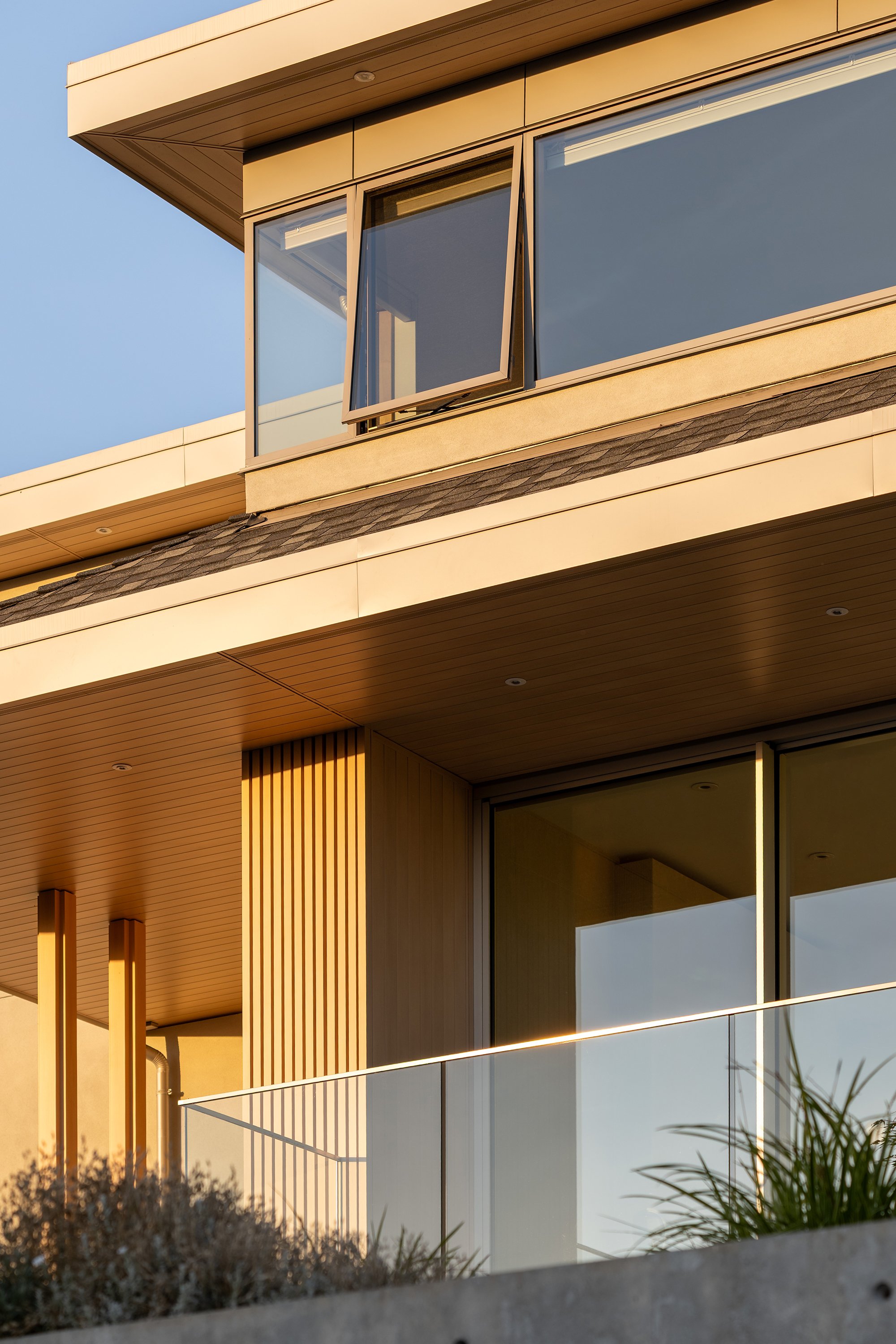 Dunlop Residence – Exterior Sunset 38 2000x2000.jpg