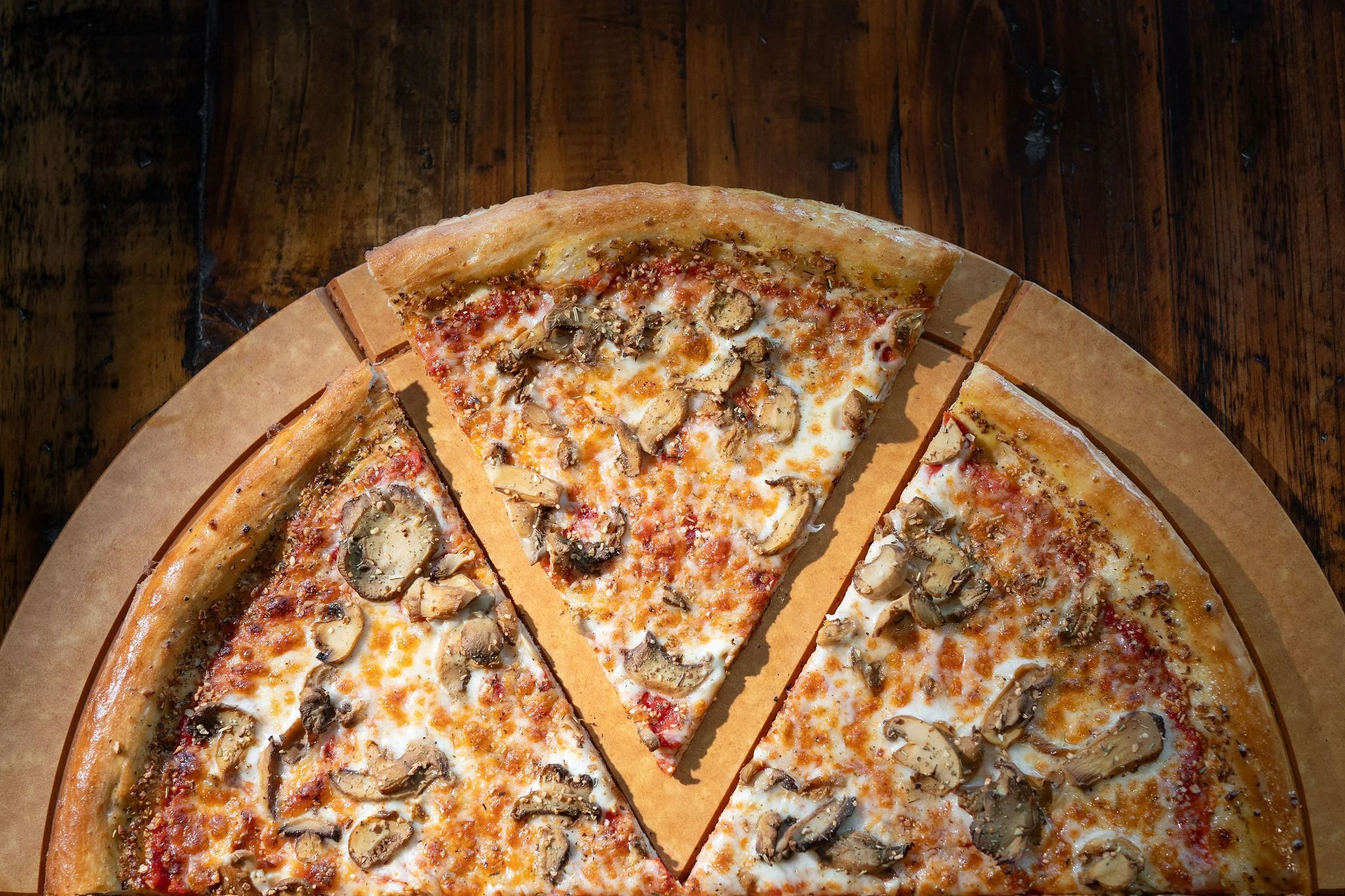 Mushroom with Roasted Garlic Pizza