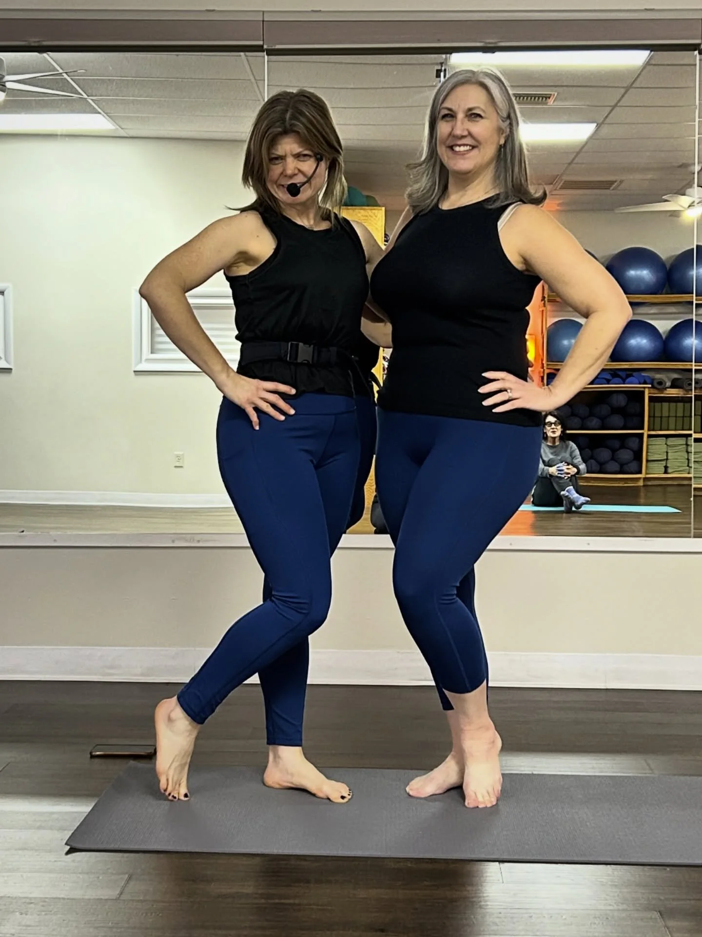 👯&zwj;♀️Twinning on a Tuesday! Great minds think alike, isn&rsquo;t that right,  @shellybaldwin.8 and @jennimumper ?