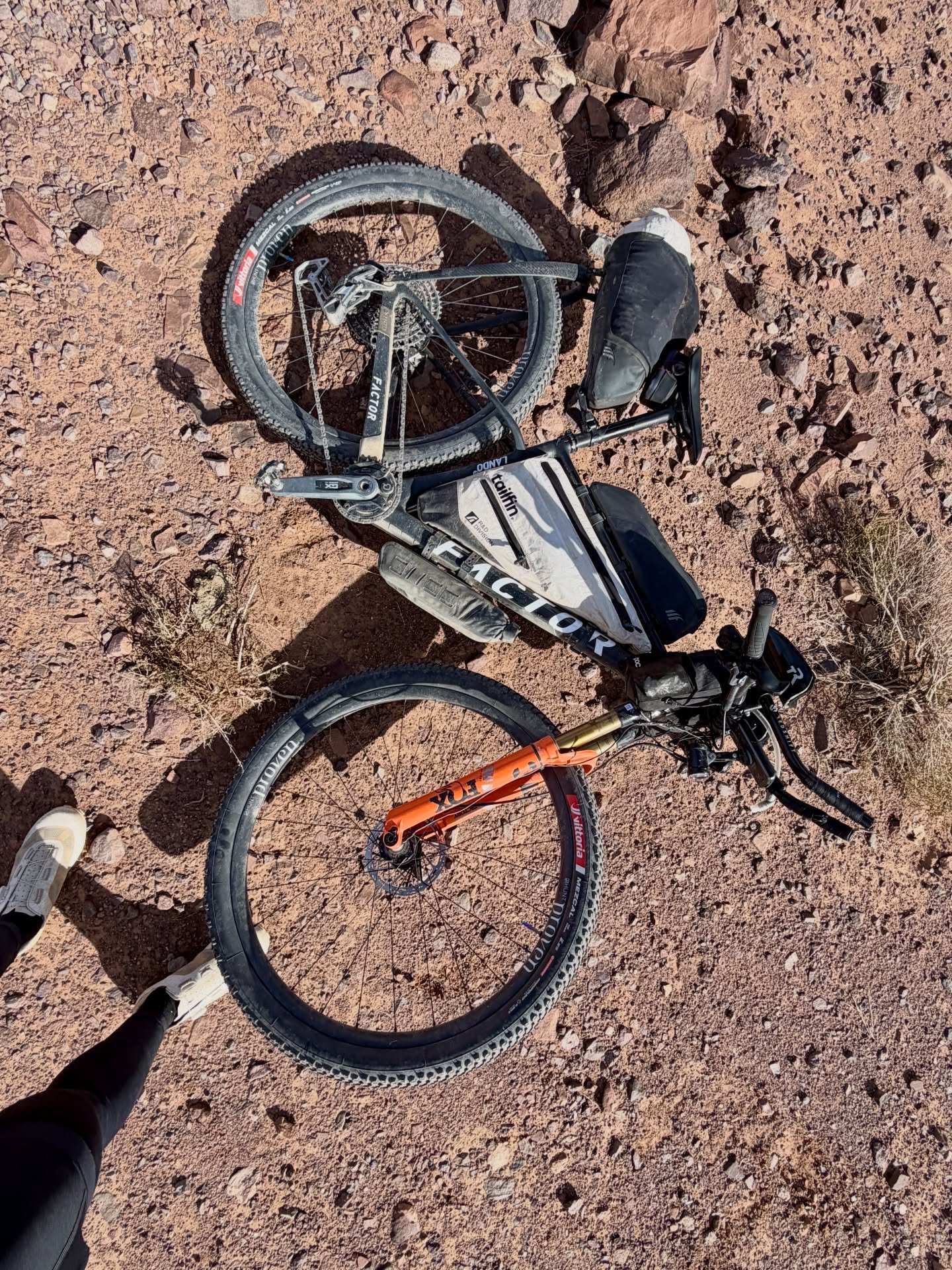 After years of racing on one brand through sponsorship, this was my first time really choosing a tire from scratch.

This year I teamed up with @biketiresdirect , which meant I had the perfect excuse to nerd out and try something new for Atlas.

Afte