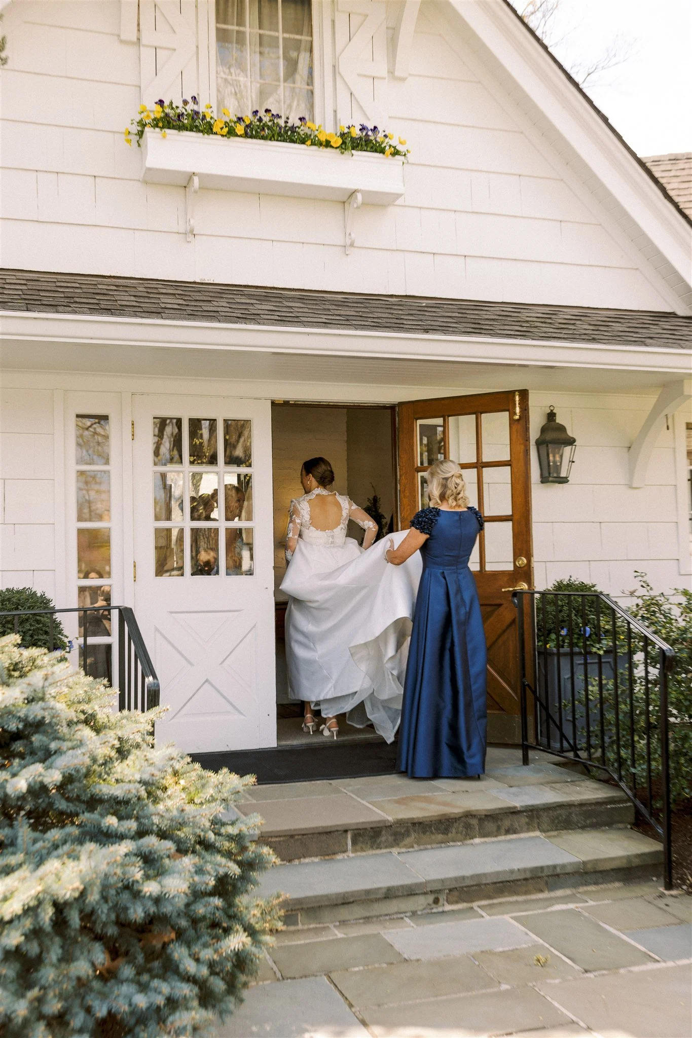 Candid documentary style wedding photography in Cincinnati