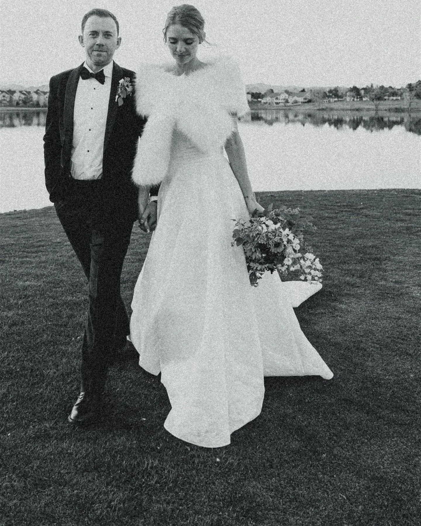 Do you know that you want couples portraits on your wedding day, but you don&rsquo;t want it to turn into a whole photoshoot? 🧐 I totallyyyy get it. It&rsquo;s your special day ~ you want to be spending time with your loved ones, not off with your p