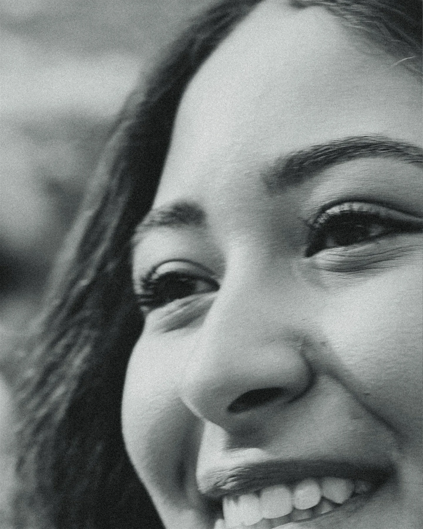 b&amp;w senior photo spotlight 🖤🩶🤍 which one&rsquo;s your fav?? 

#bouldercoloradoseniorphotos #seniorphotographer #bouldercoloradoseniorphotographer #bouldergradportraits #classof2026