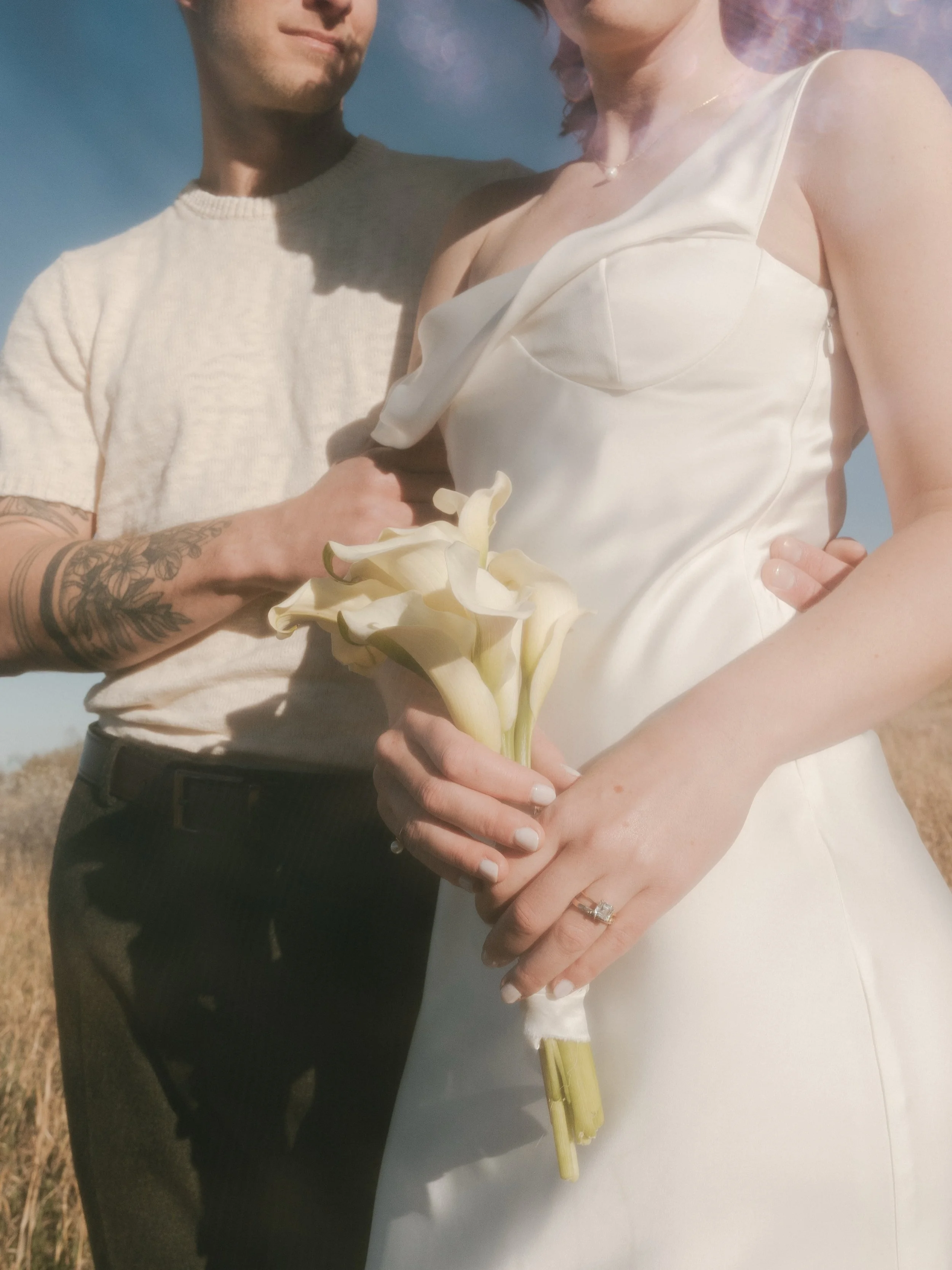 That post-elopement feeling&hellip; on top of the world with the love of your life!!! (and there&rsquo;s always room for bestie under the veil of course)✨☺️🌈🧚

#elopementphotographer #coloradoelopementphotos #bouldercoloradocouplesphotographer #wed