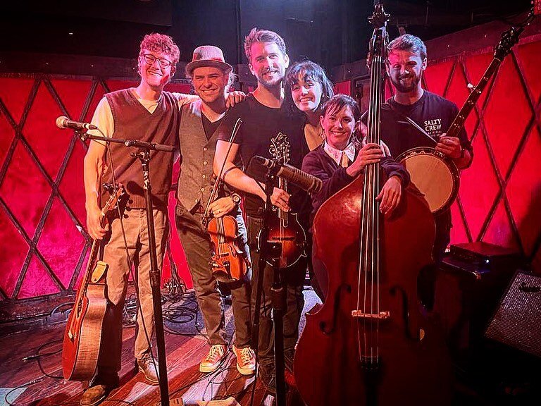 I am incredibly indebted to all my friends, old and new, that made last night's experience possibile
.
I have to thank the band for their dedication. Kevin Bowen for his warmth and optimism and for being the soul and spark and my partner in this proj