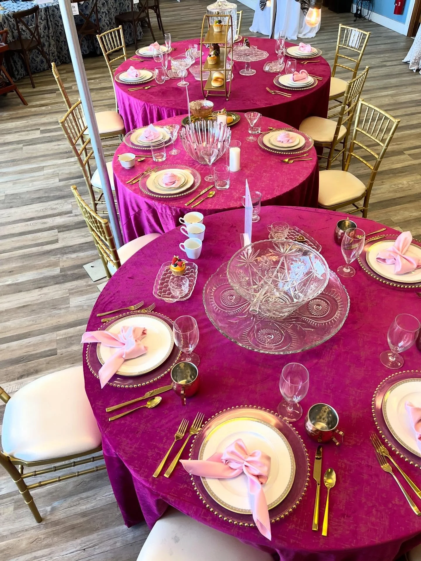 It&rsquo;s Valentine&rsquo;s weekend! What are you doing to celebrate?
.
.
#rentalworldpa #valentinesday #eventrentals #tableandchairrentals #linenrentals