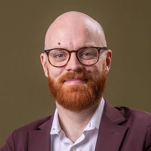 Tom Nicholson