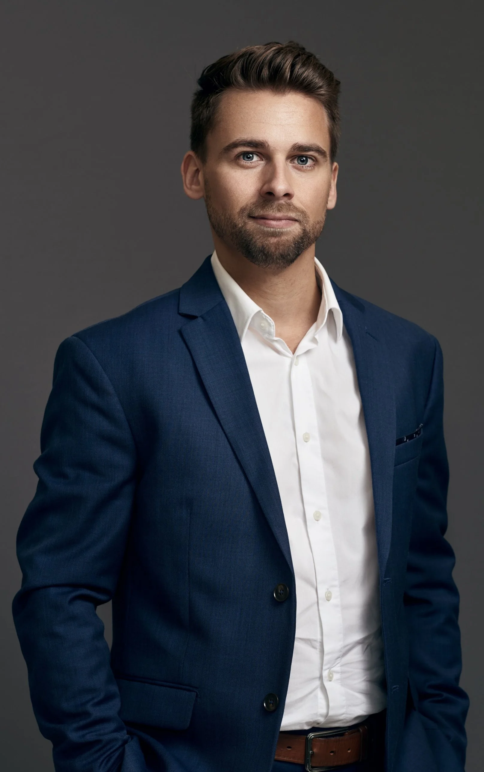 alex-portrait.jpg