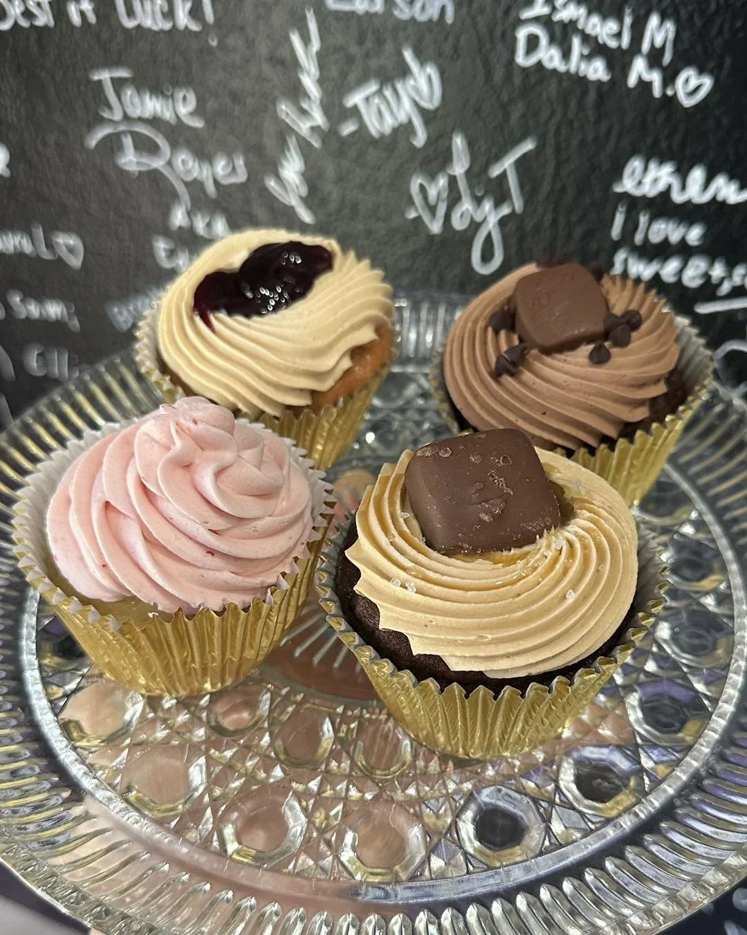 Cupcake Platter2.jpg