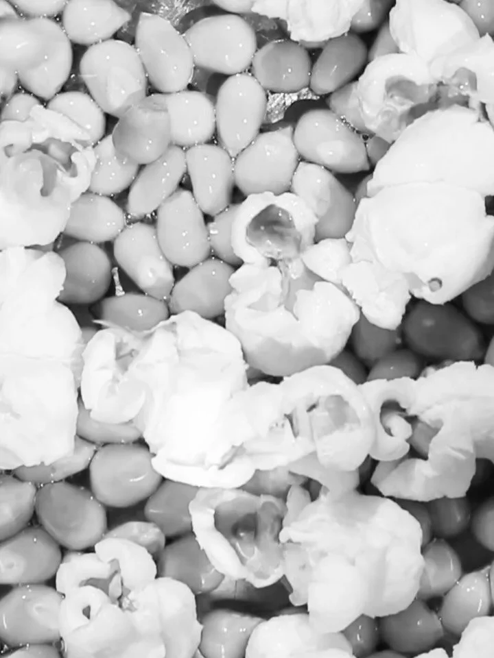Popcorn is known to have a deep symbolic meaning, being considered a sacred offering and an element of purification and healing. When cooked on fire, it symbolises the transformation and cleansing of negative energies of the body and soul. In some ri
