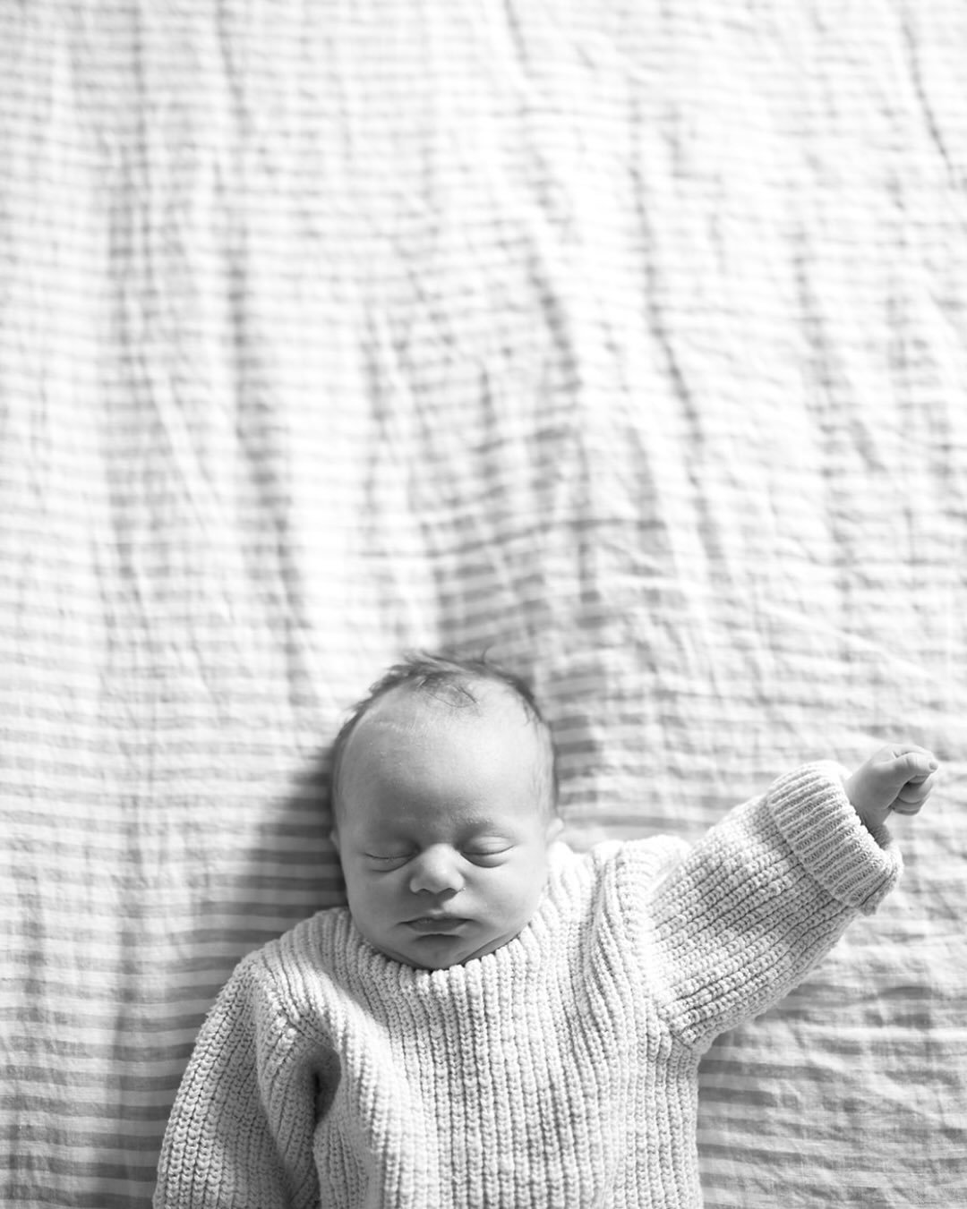 Baby Melo perfectly happy at home with Mom &amp; Dad 🪽