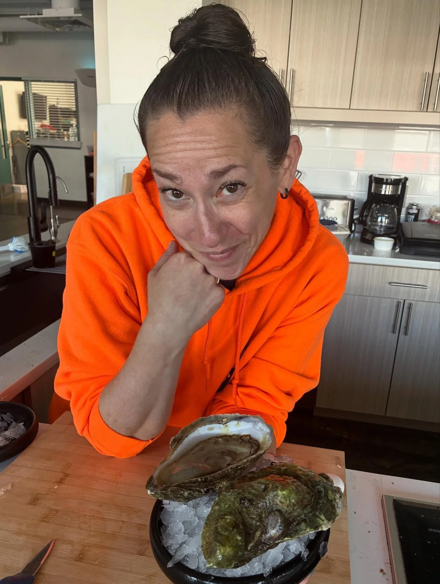 Cotuit Sleds. Now that&rsquo;s a big oyster 🦪

Our shellfish buyer Bekah curates one of the most diverse oyster lists around, including these bad boys. 

#oysters #oysterlover #mongertreats #wulfsfish #newfisholdschool #cotuit