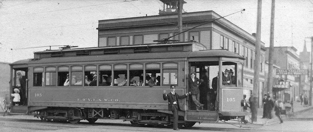  Streetcar at intersection of Hewitt and Broadway.  Photo from the Jack O’Donnell Collection. 