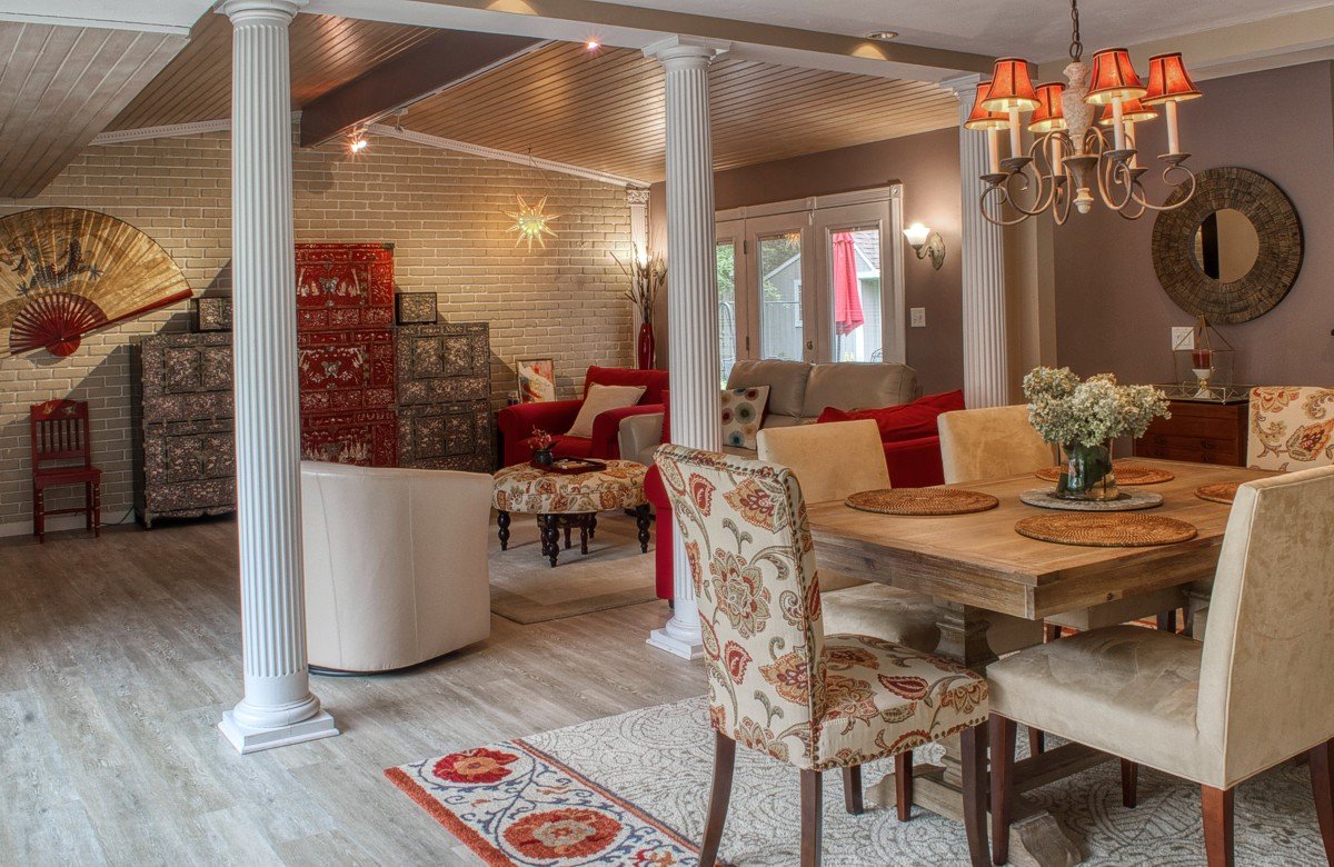 HDR Composite, Interior Living & Dining Rooms -
Bracketed three images (auto, -1.7ev, +1.7ev) and merged using Aurora HDR software. Used Luminar software to bring down yellow saturation from artificial lights for a colored balanced photo. Shot at f2