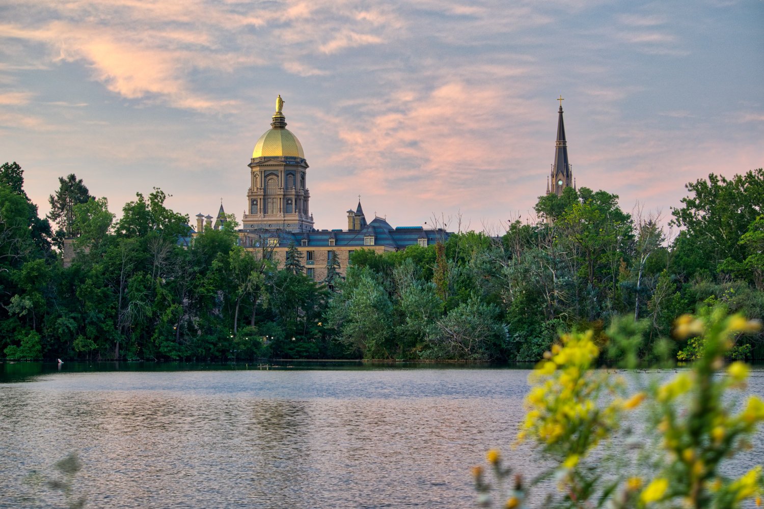 HDR Cityscape -
HDR composite photo of the administration building (golden dome) and Sacred Heart Basilica at the University of Notre Dame.