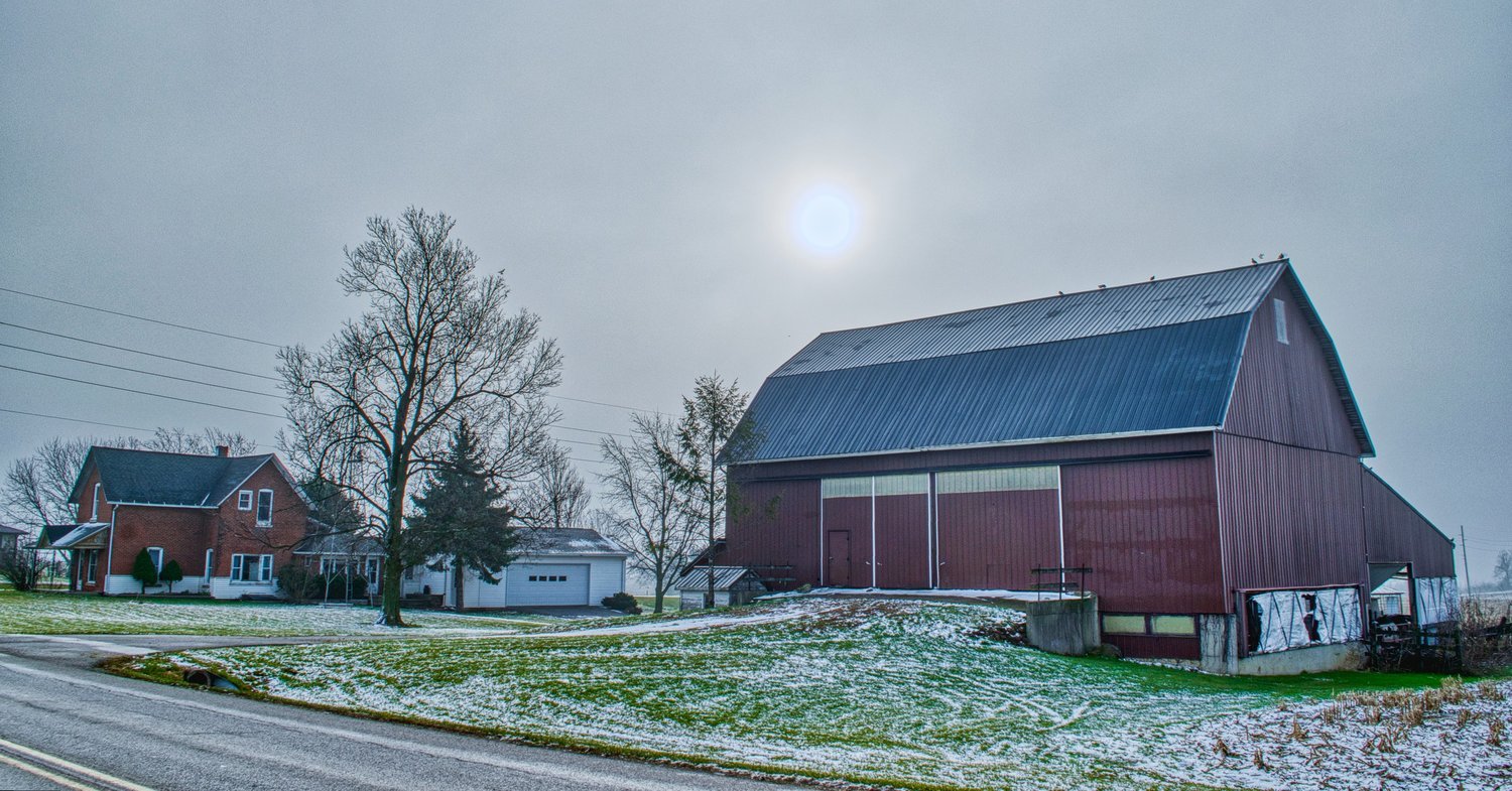 HDR Landscape - Barn in fog, Goshen Indiana -
A ghostly HDR composite image created during a dense winter fog.