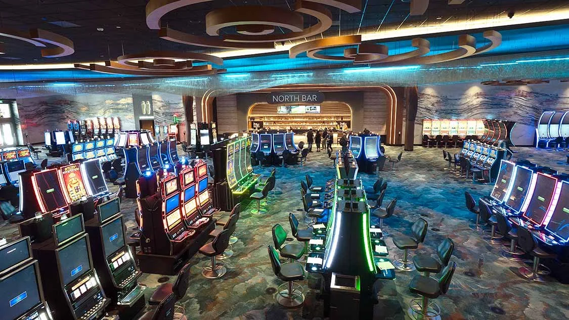 02_Hospitality_Tulalip_CeilingRipples_01.jpg