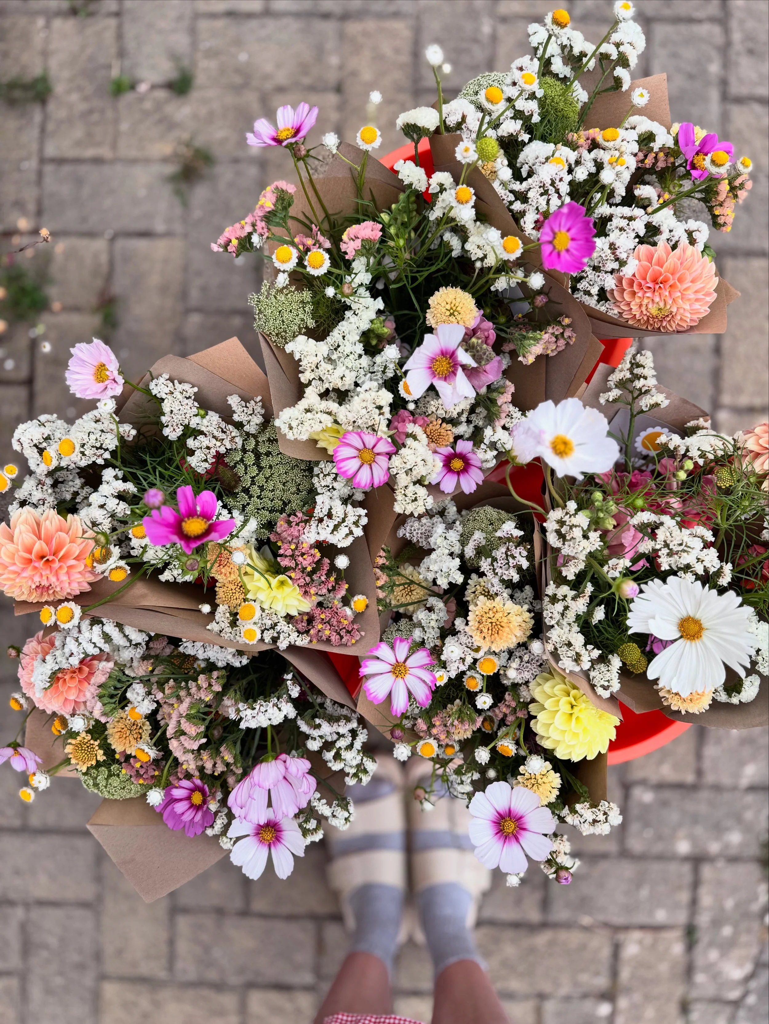 Bright and Meadowy Summer Wedding Flowers in Bradford-on-Avon