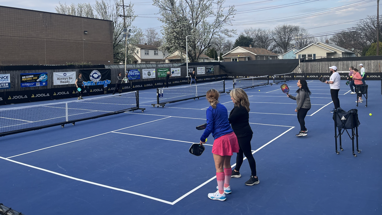 build a pickleball court