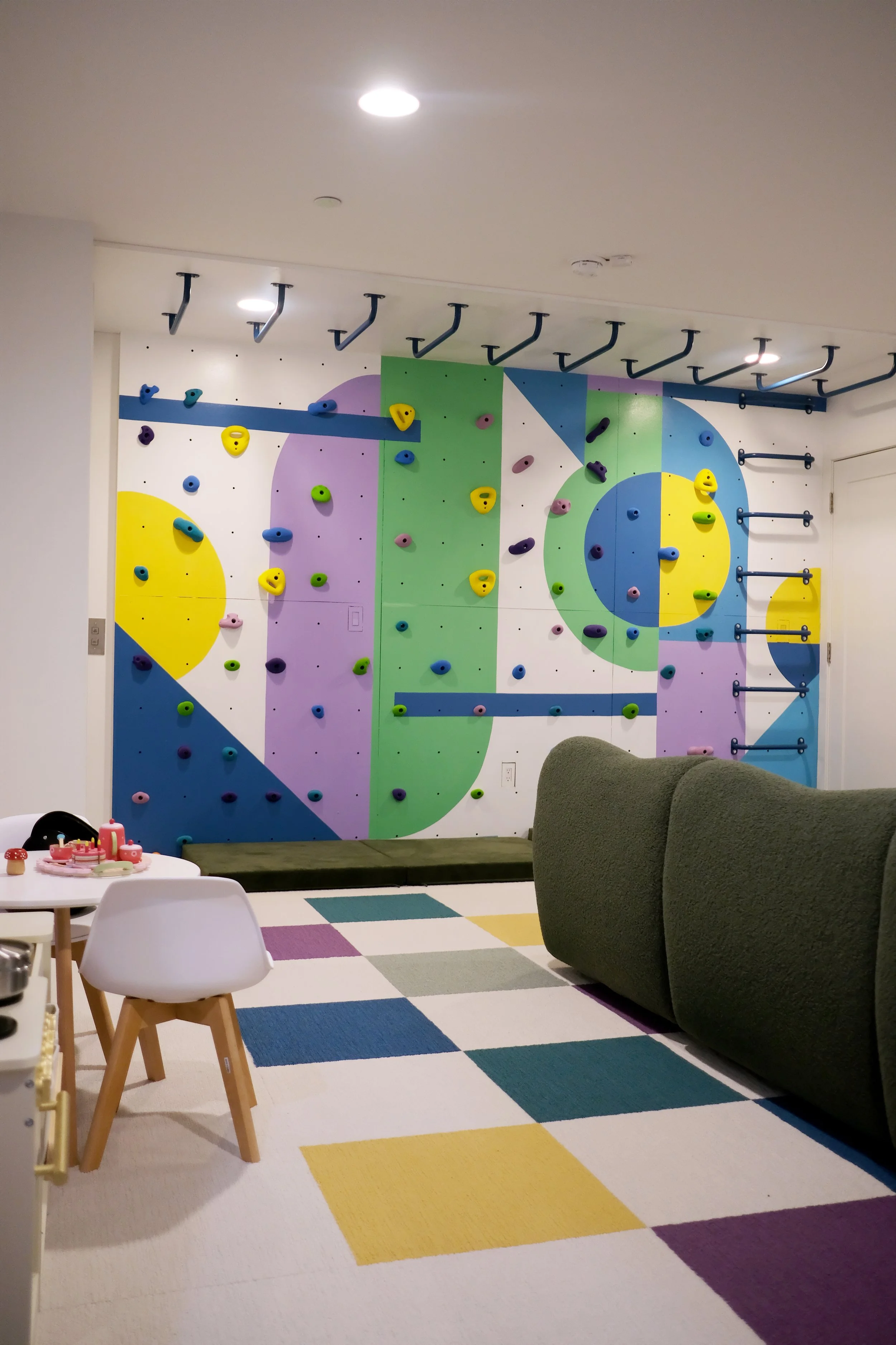 Indoor climbing wall