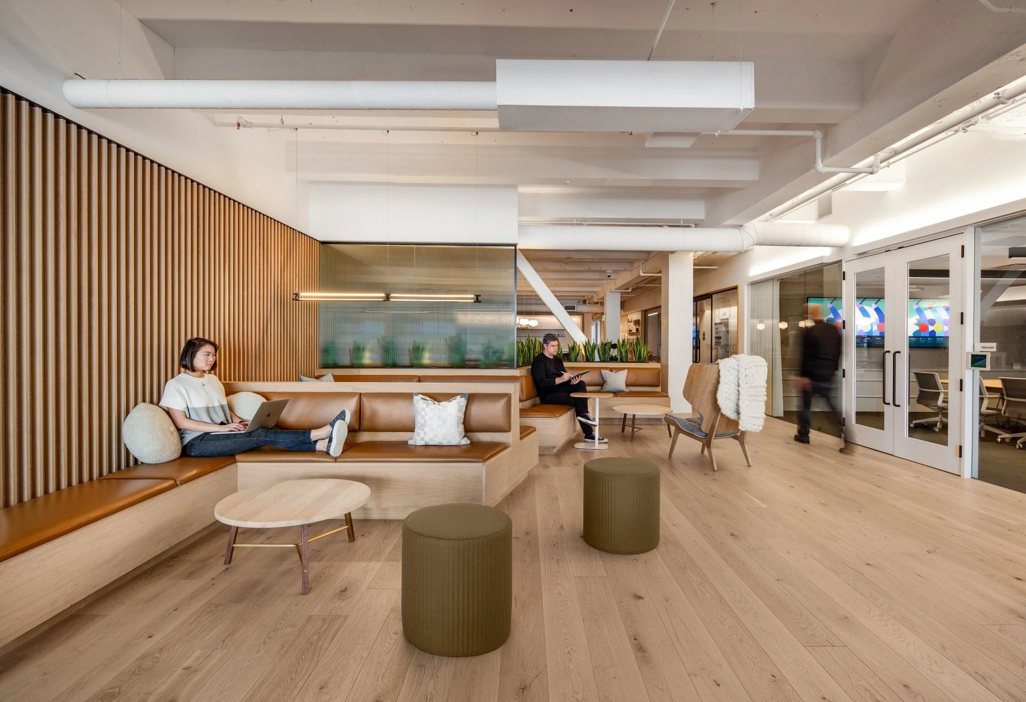 Project: Zendesk
Architect: Gensler
📸: Jason O'Rear
📍: San Francisco, California
.
.
.
#bankslandllightingdesign #bankslandllighting #BLLD #lightingsolutions #lighting #lightingideas #lightingdesign #design #architecture #archidaily #architectureph