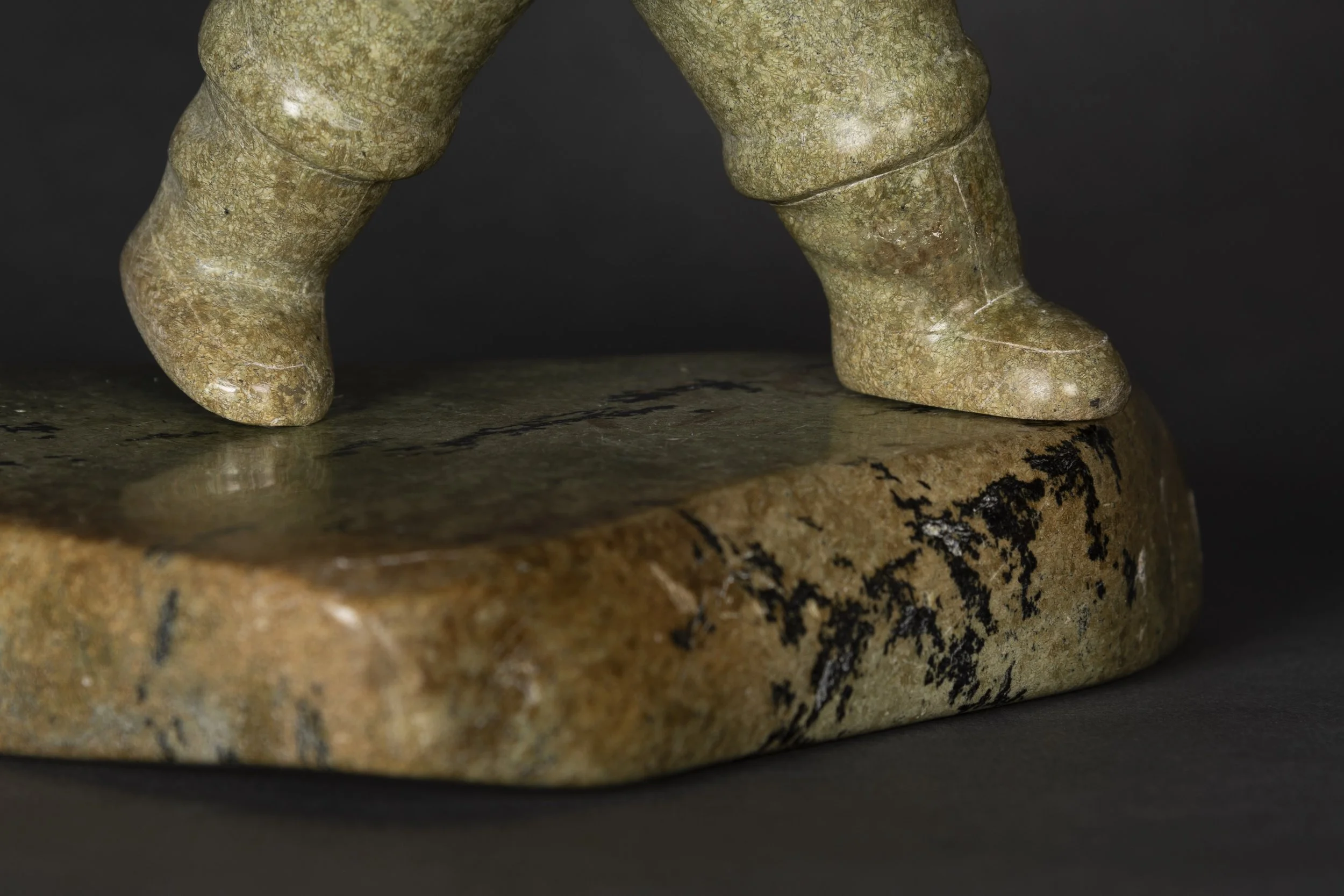 Standing Hunter - feet detail