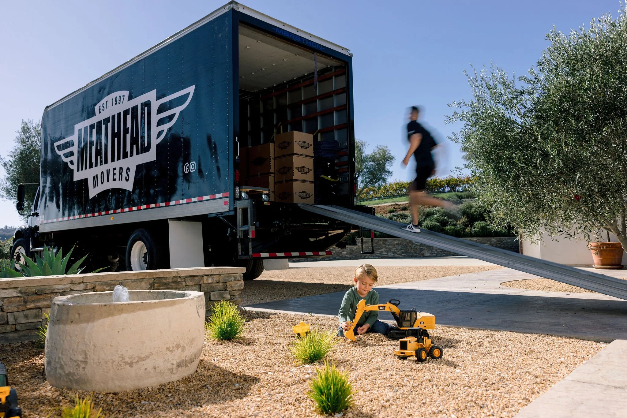 acacia_productions-meadhead_movers-0080 (2).jpg