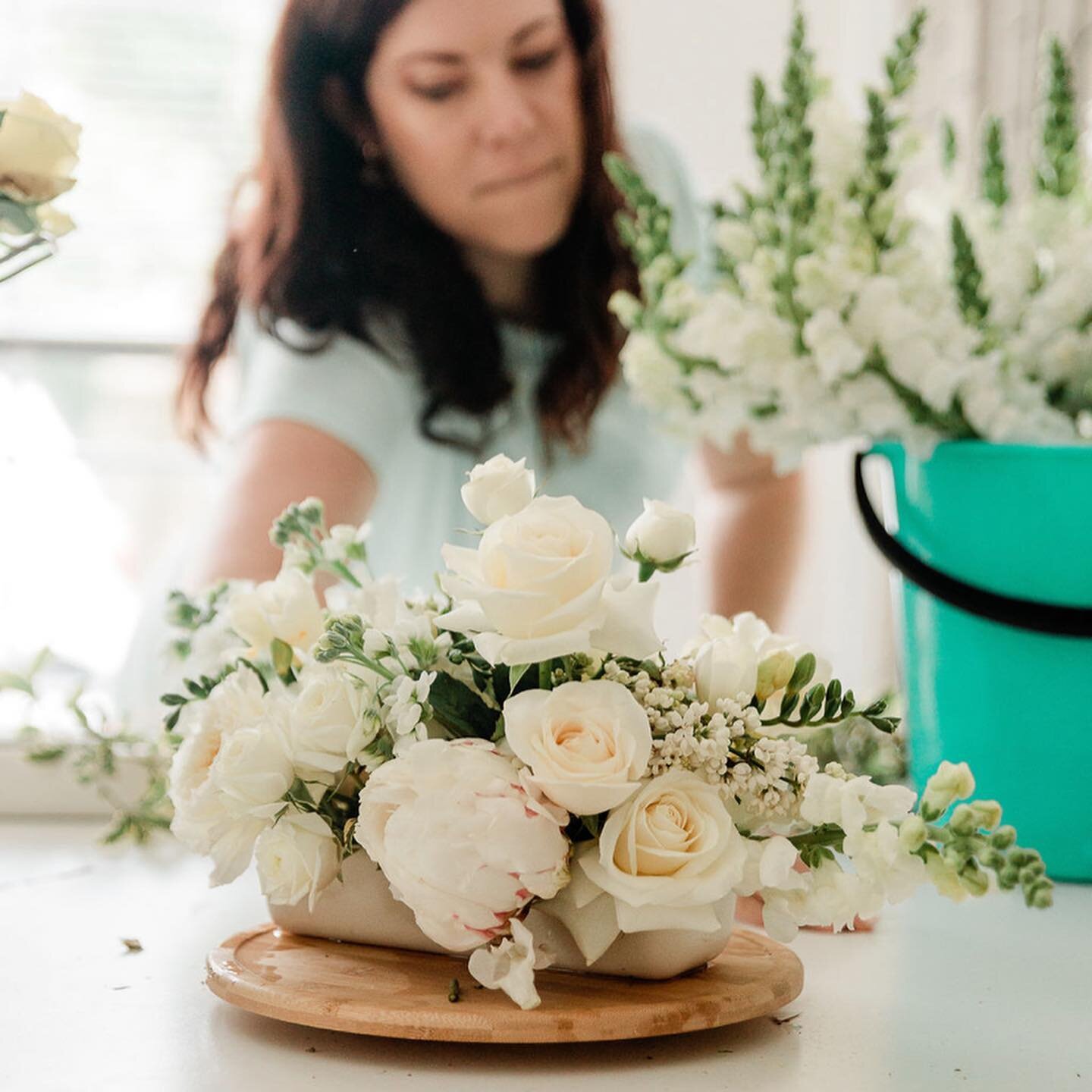 Behind the scenes of the most magical wedding for S &amp; L ✨ a kickstart to our season. 

Thank you ~ @irenematonphotography who travelled from the Waikato to capture these. 
A huge thank you to my floral friends &amp; creatives I really could not h