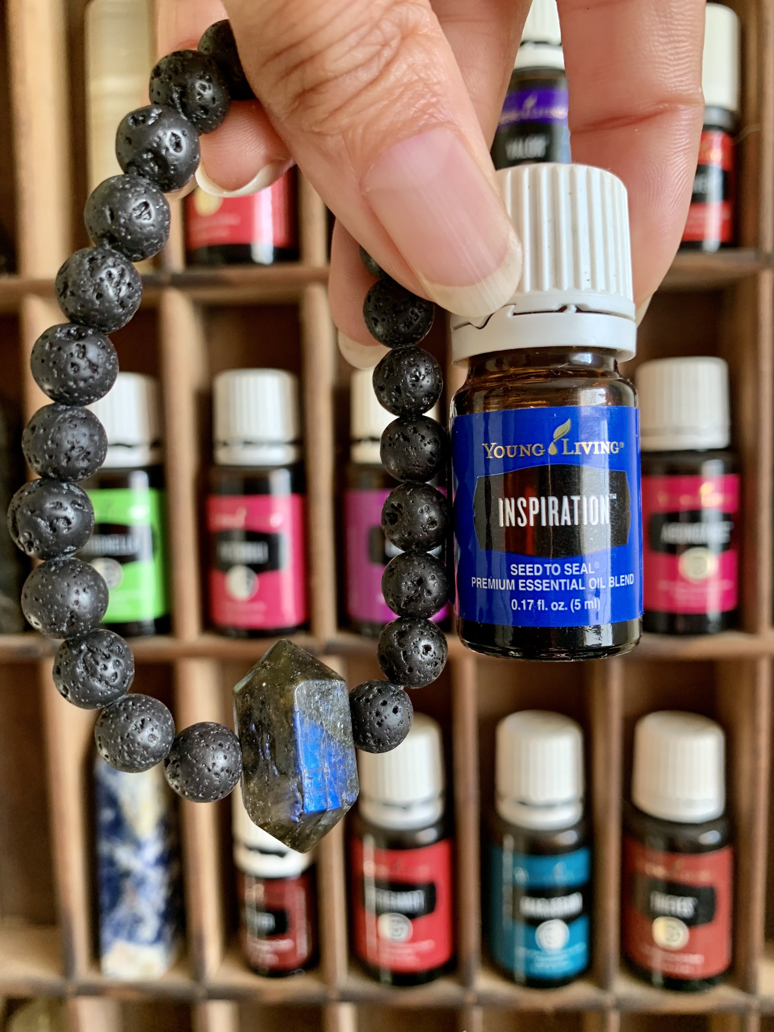 ABUNDANCE-ESSENTIAL OIL WITH AROMA THERAPY BRACELET - Ishnamma