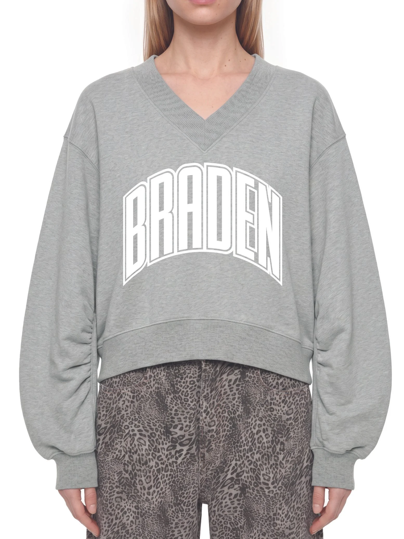 NAME ARCH V NECK BELL SLEEVE CREW