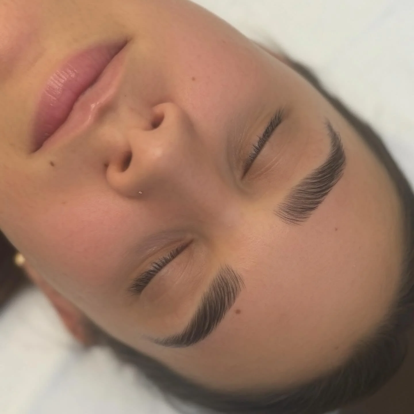 ✨BROW LAMINATION TRANSFORMATION✨
My client wasn’t loving how her brows were growing inward toward the middle—but with a little magic (aka brow lamination), we completely changed the direction and gave her brows a soft, lifted shape that f