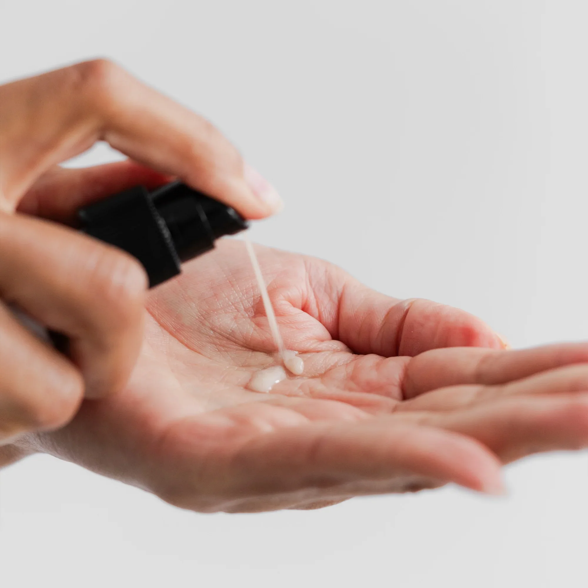 KH_MV_IntensiveRepairSerum_2000x2000_1ef2c4c3-5504-4dc8-bc03-a386361cdc25_2000x.webp