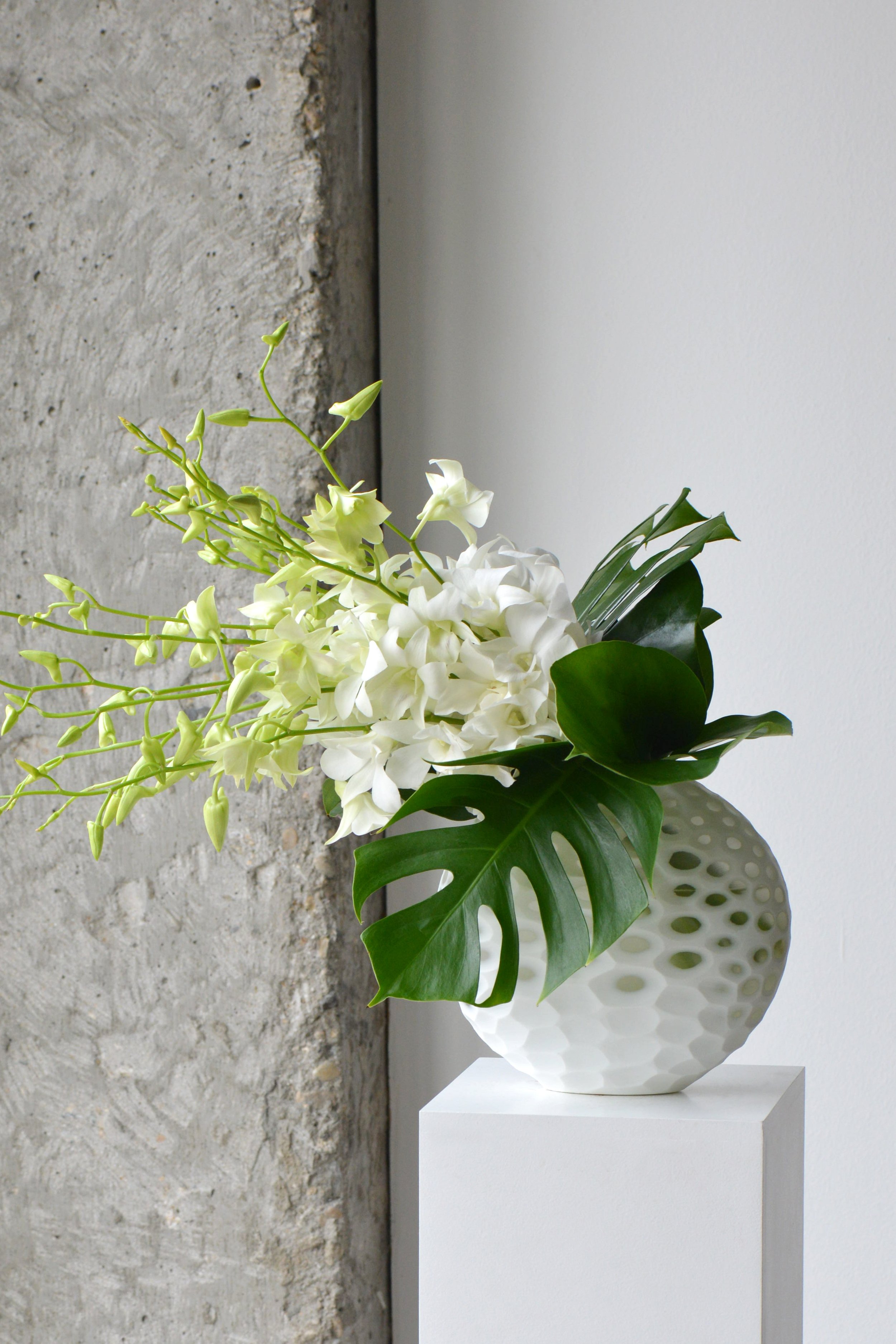 Simple and Graceful Vase Arrangement