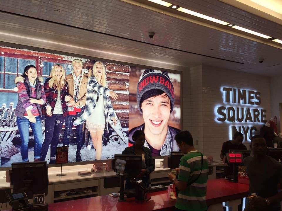 Aeropostale Times Square.JPG