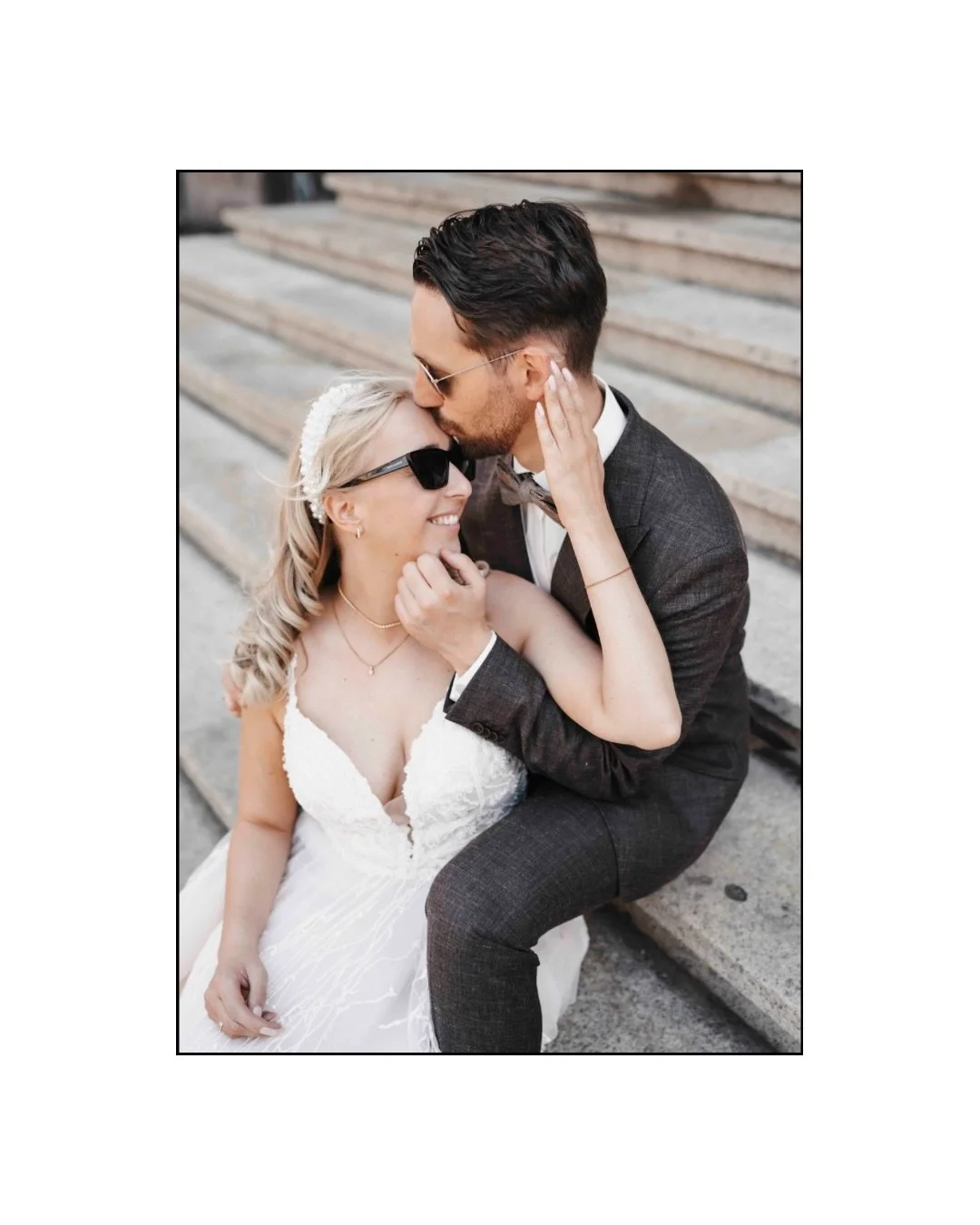 Julia &amp; Marian, Standesamt Saarbr&uuml;cken.
Zwei Menschen, die sich lieben. Punkt. Kein gro&szlig;es Drama, kein kitschiger Zirkus &ndash; einfach echt, einfach gut.

Wenn ihr auch keinen Bock auf gestellte Romantik habt, sondern auf ehrliche Bi