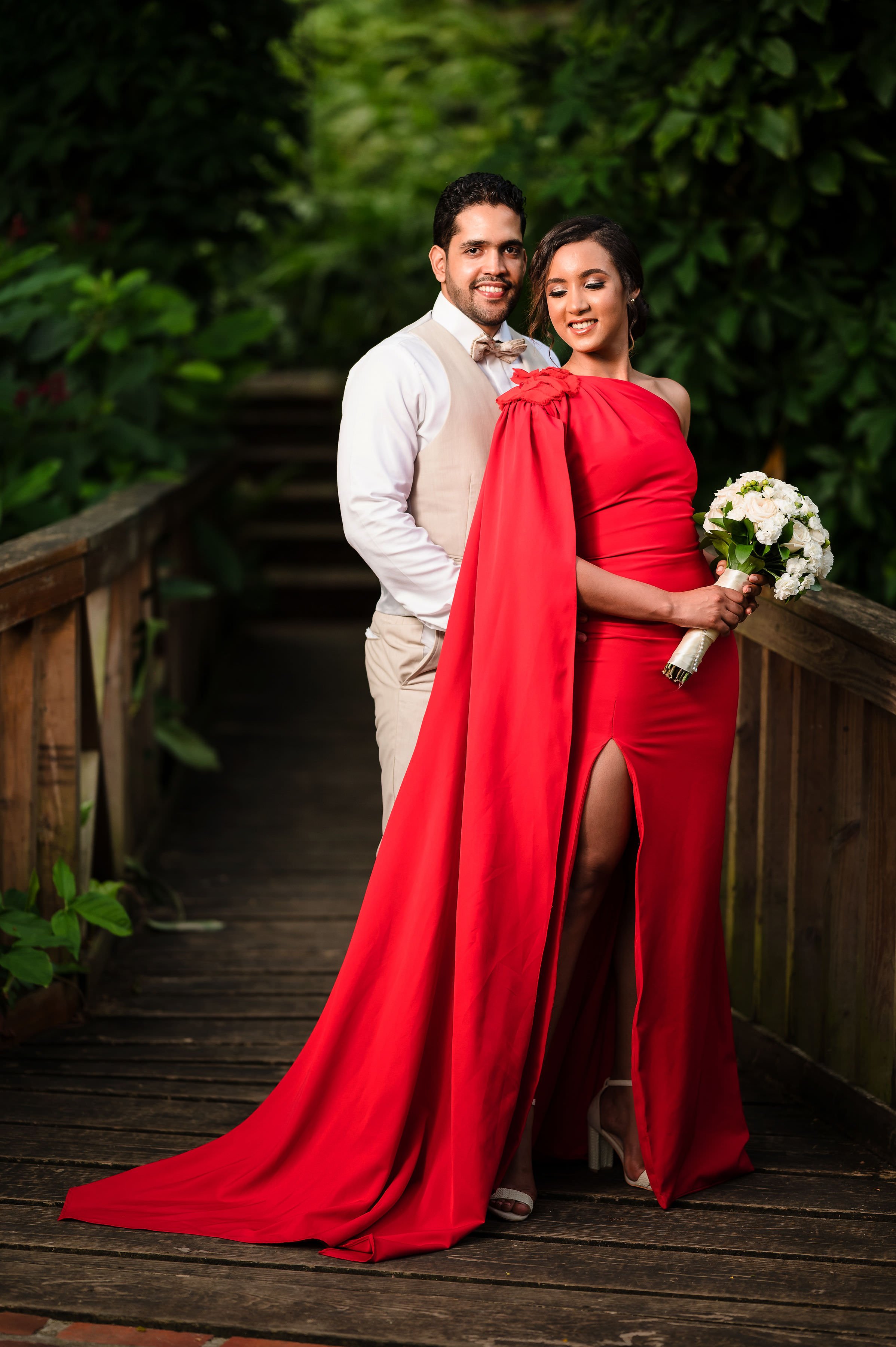 Jardin_Botanico_Wedding_photoshoot_couple_red_dress_sesion_preboda_Cristina_Angel_5684.JPG