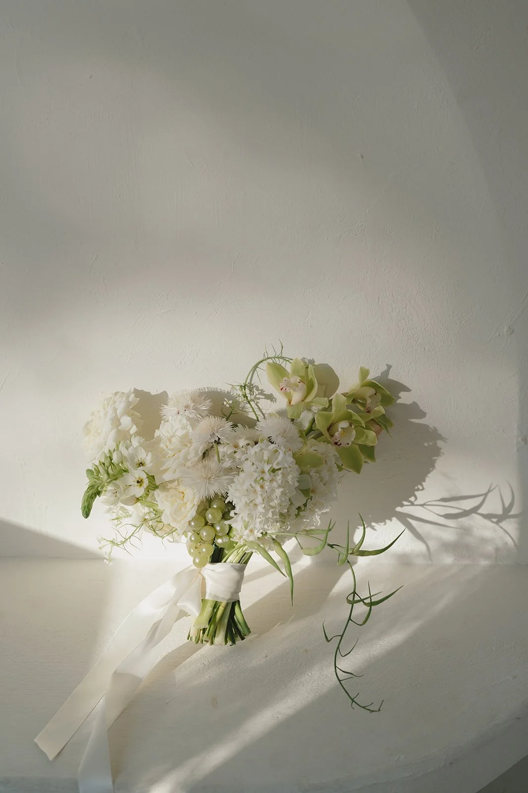 Textured floral bridal bouquet at a California wedding.